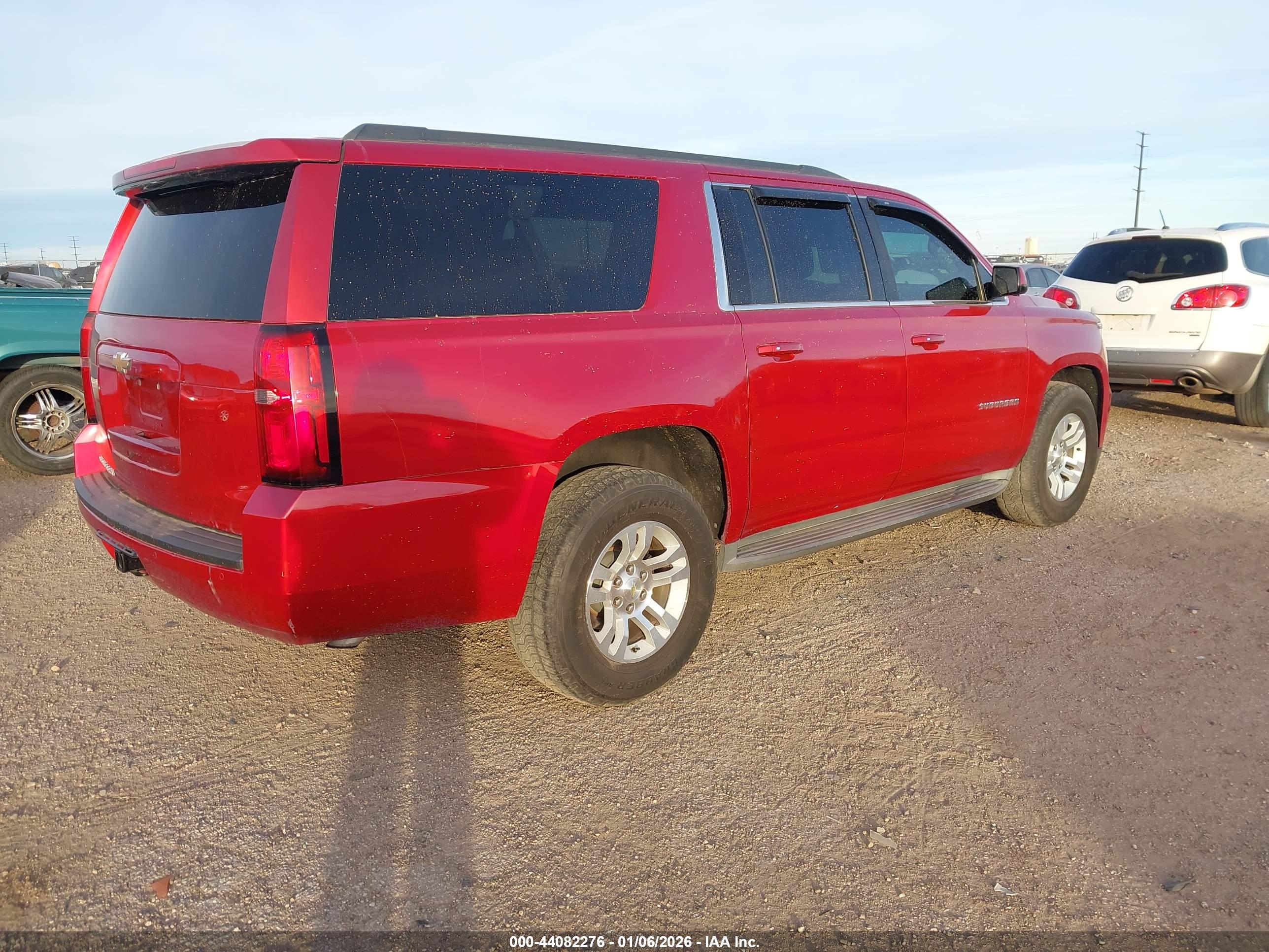 CHEVROLET SUBURBAN image 4