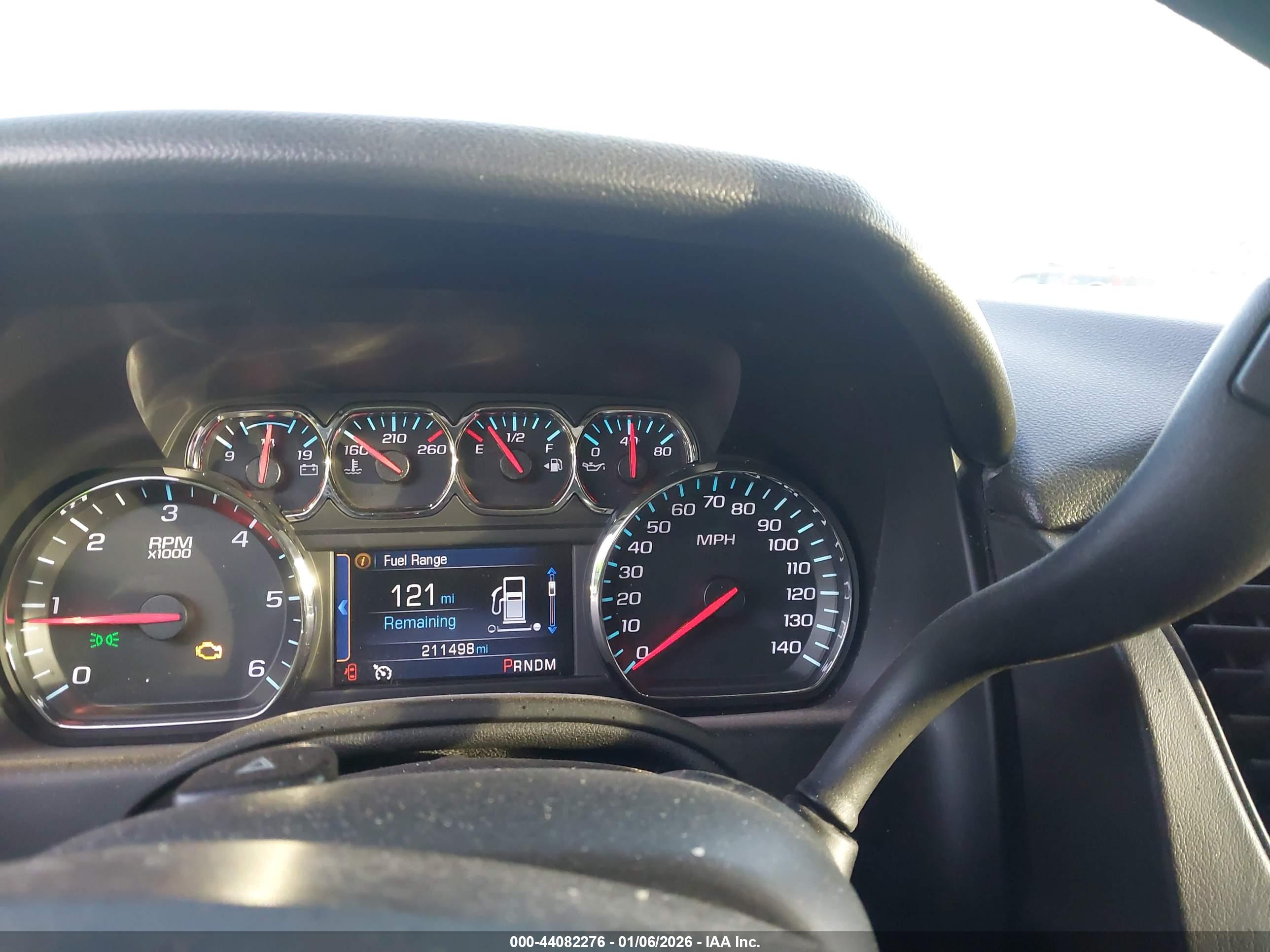 CHEVROLET SUBURBAN image 7
