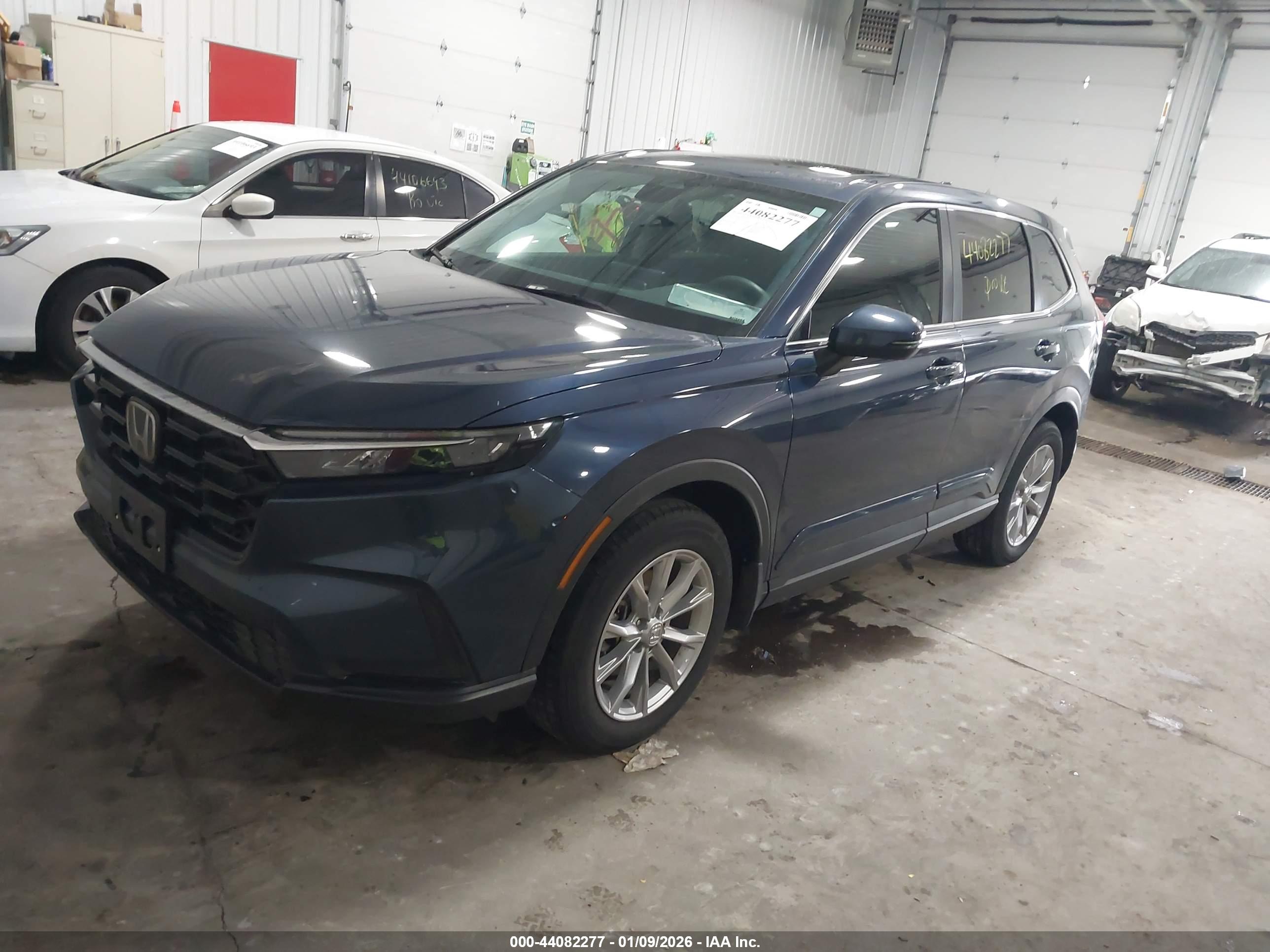 HONDA CR-V image 2