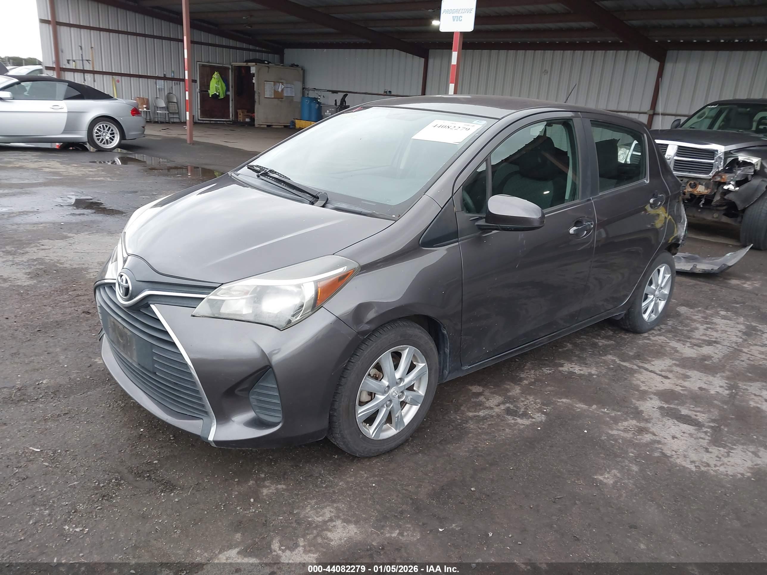 TOYOTA YARIS image 2