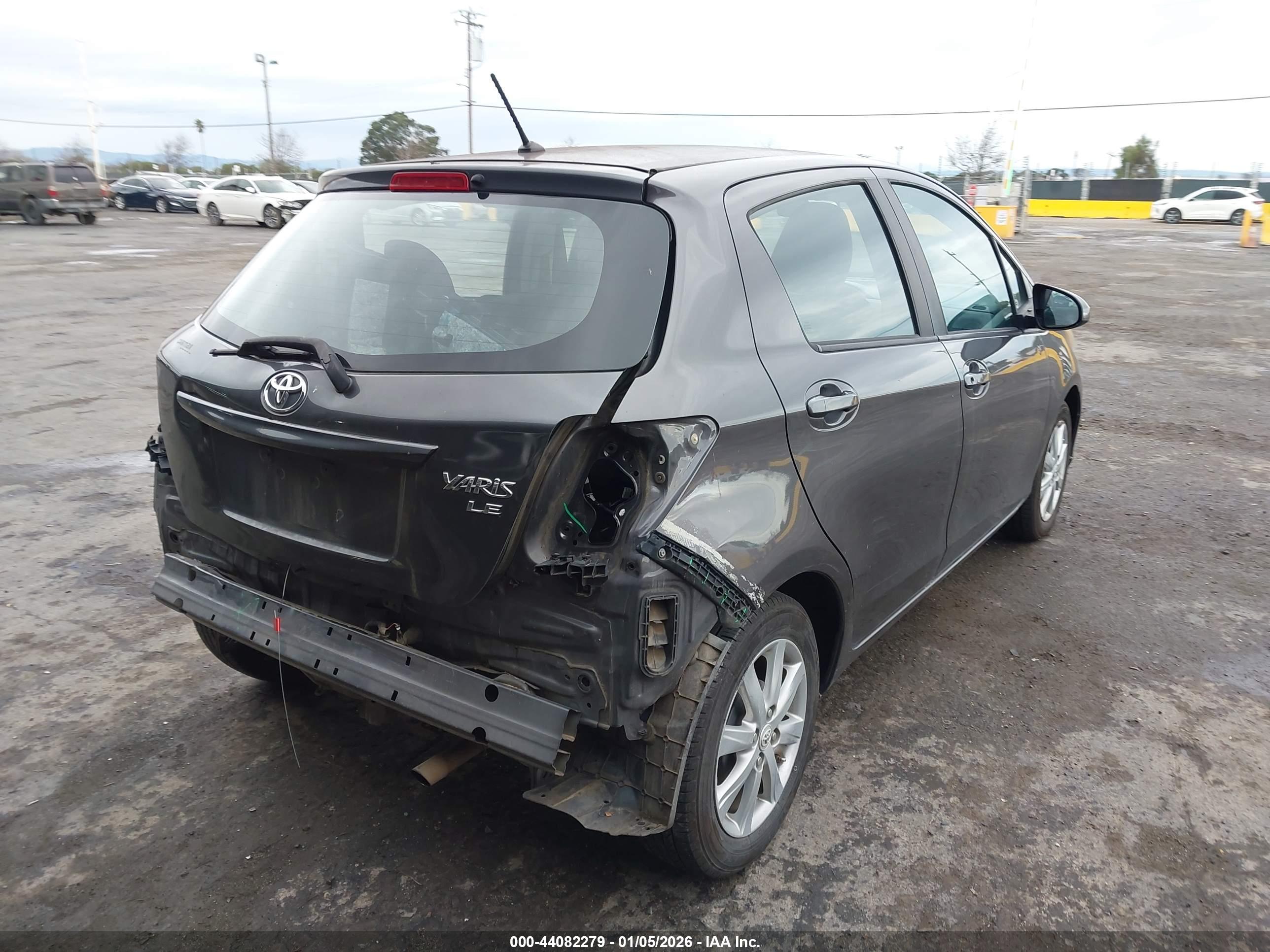 TOYOTA YARIS image 4