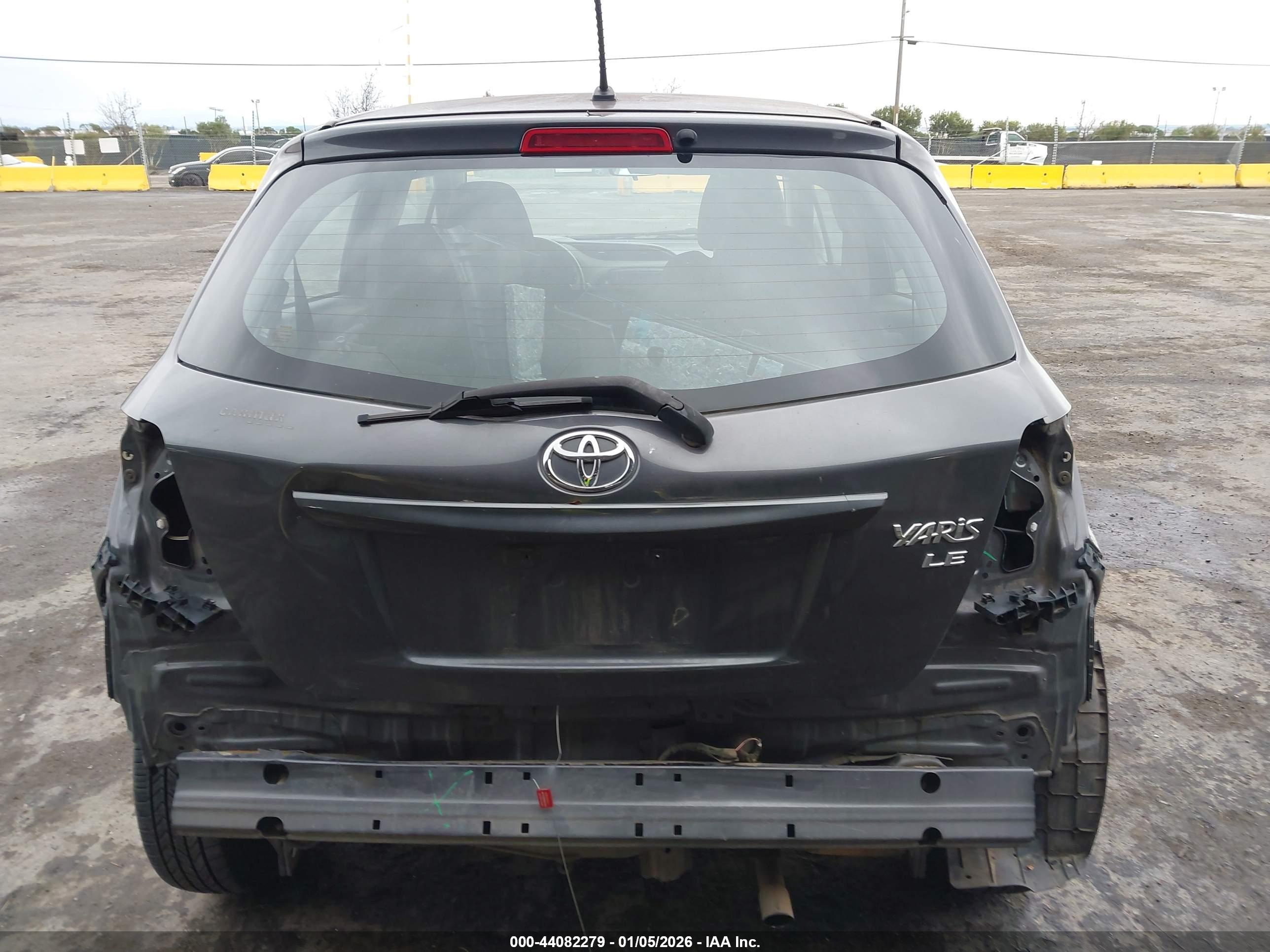TOYOTA YARIS image 6