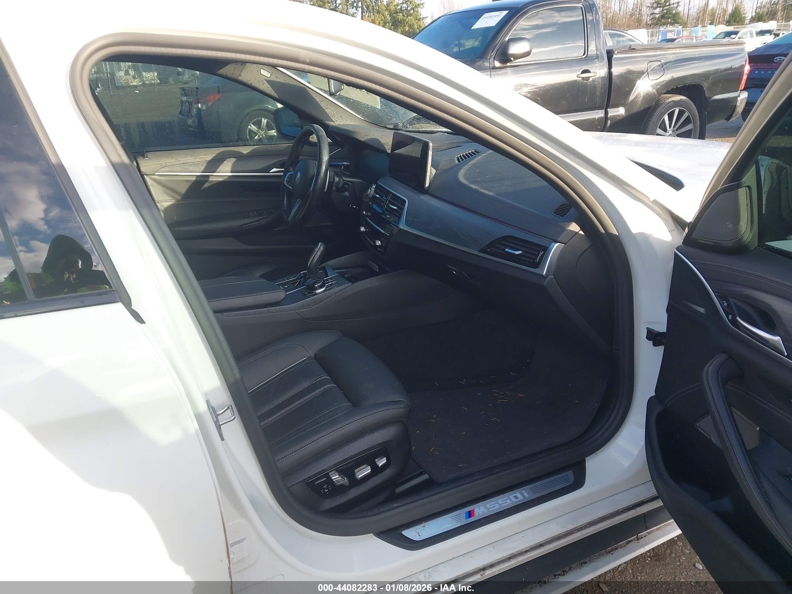 BMW M550I image 5