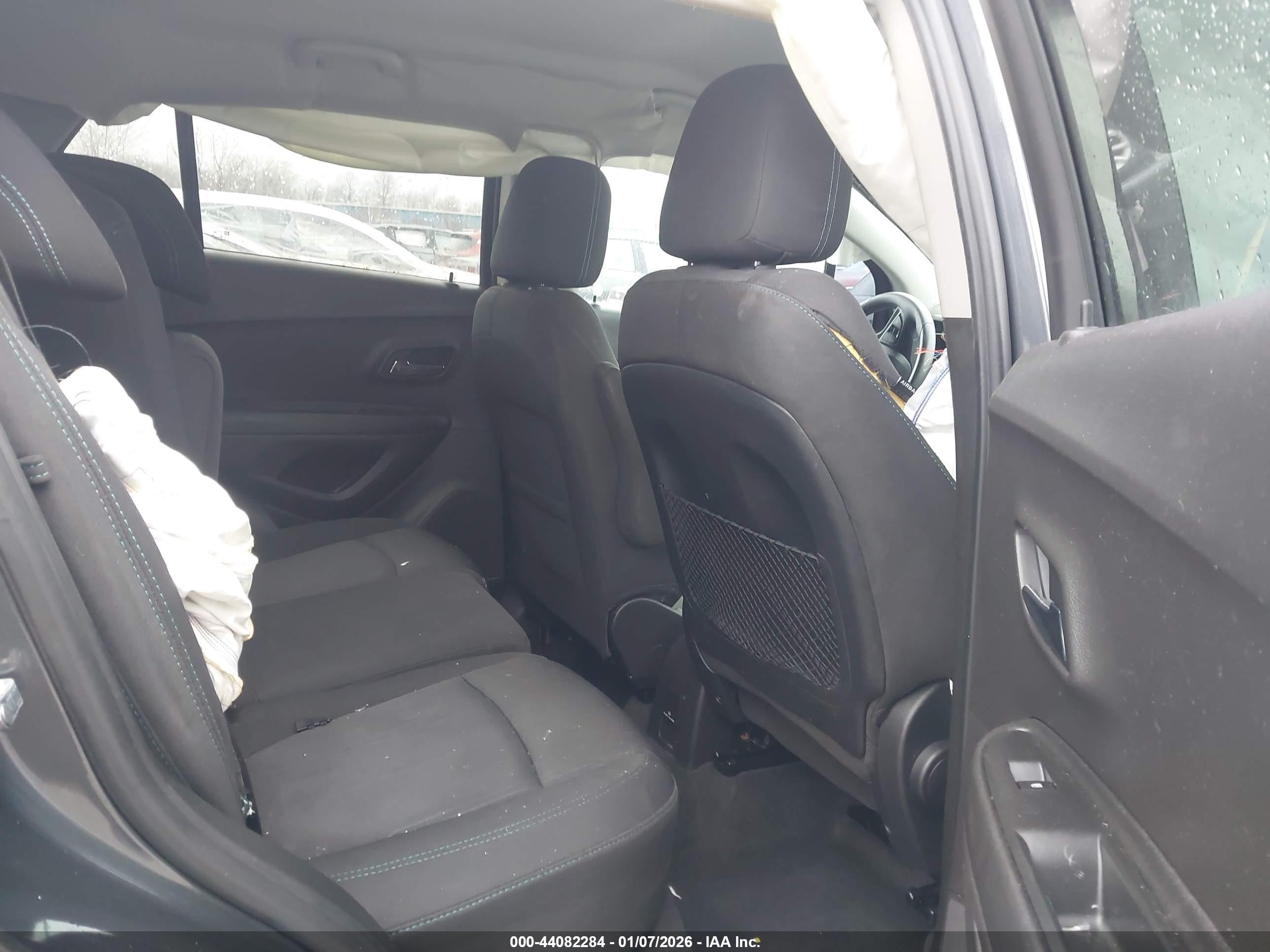 CHEVROLET TRAX image 8