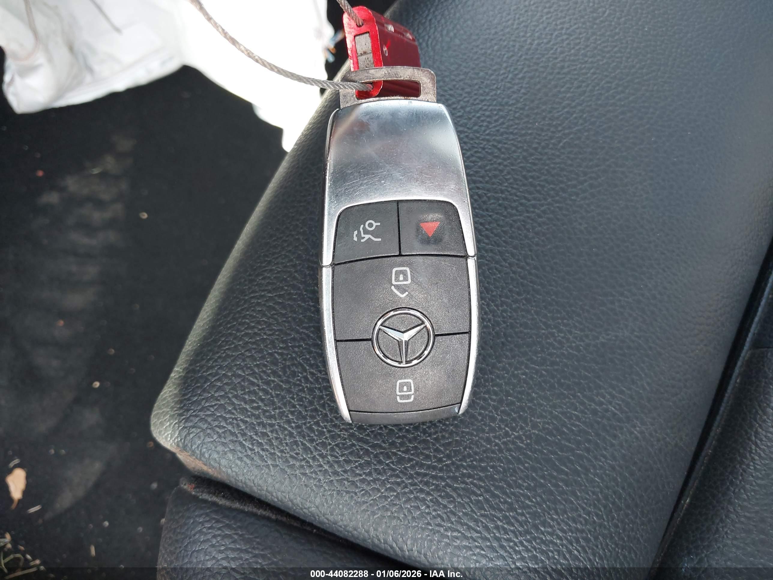 MERCEDES-BENZ CLA image 11