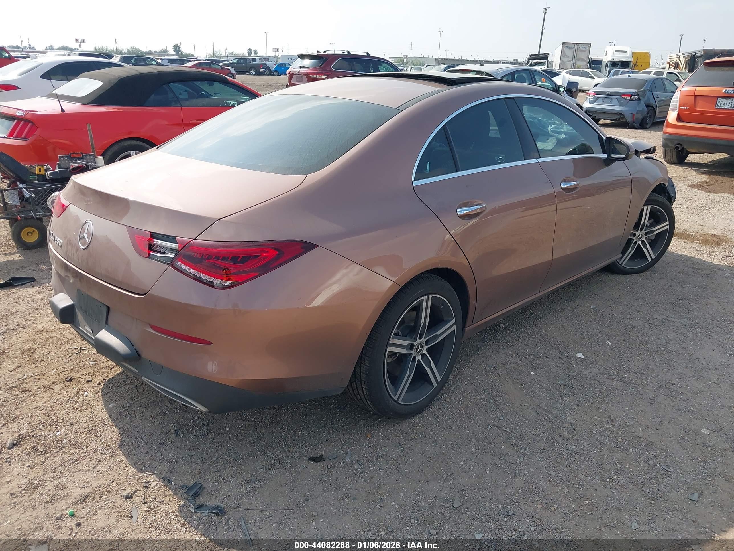 MERCEDES-BENZ CLA image 4
