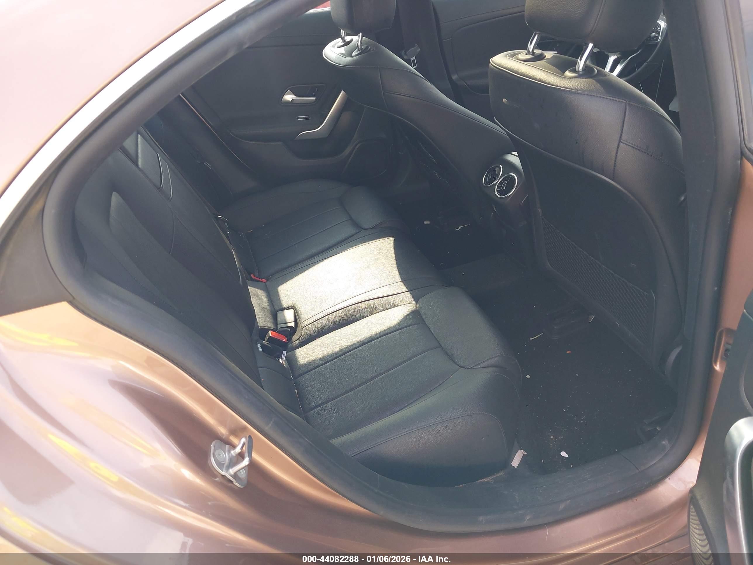 MERCEDES-BENZ CLA image 8