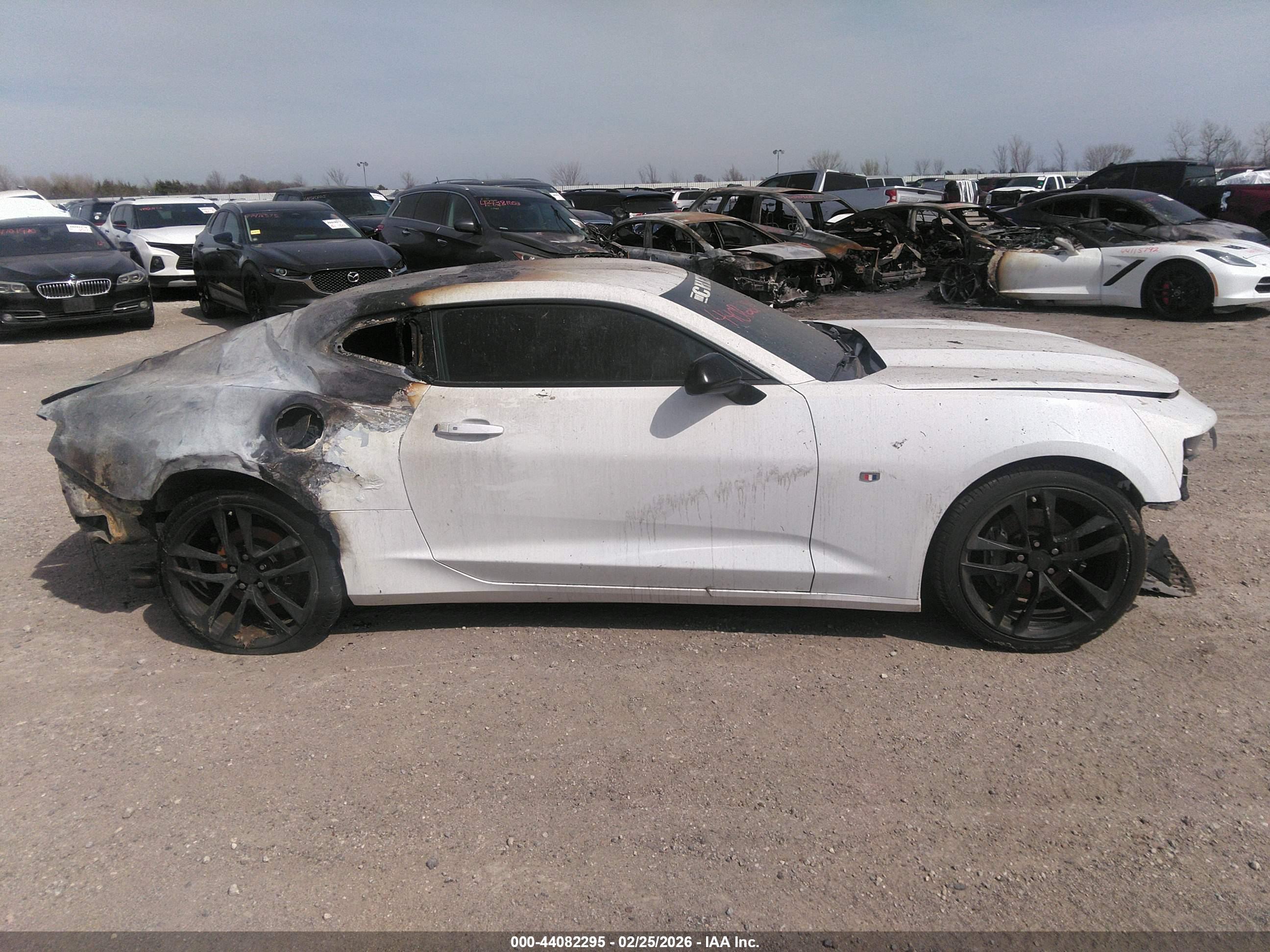CHEVROLET CAMARO image 6