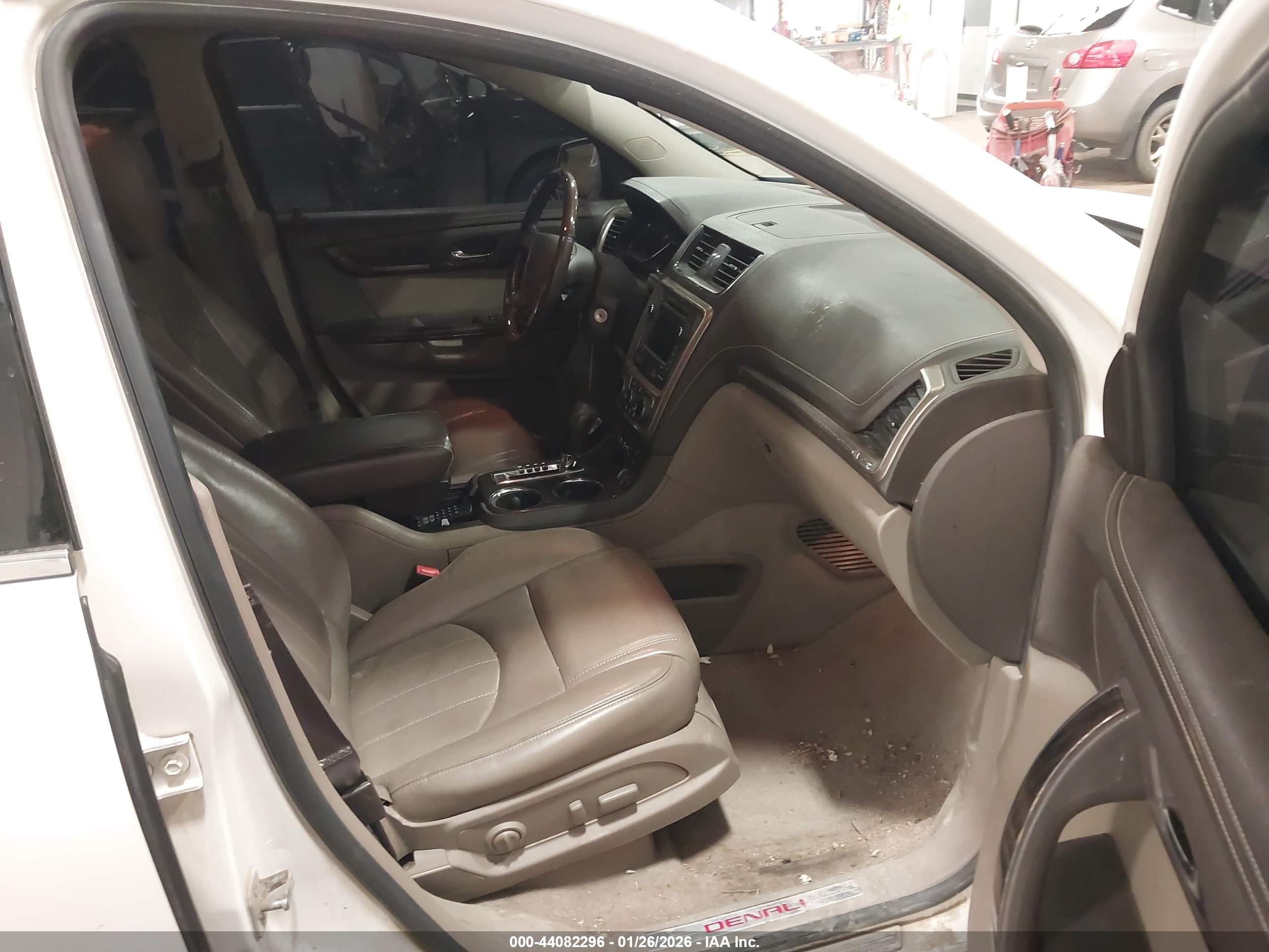 GMC ACADIA image 5