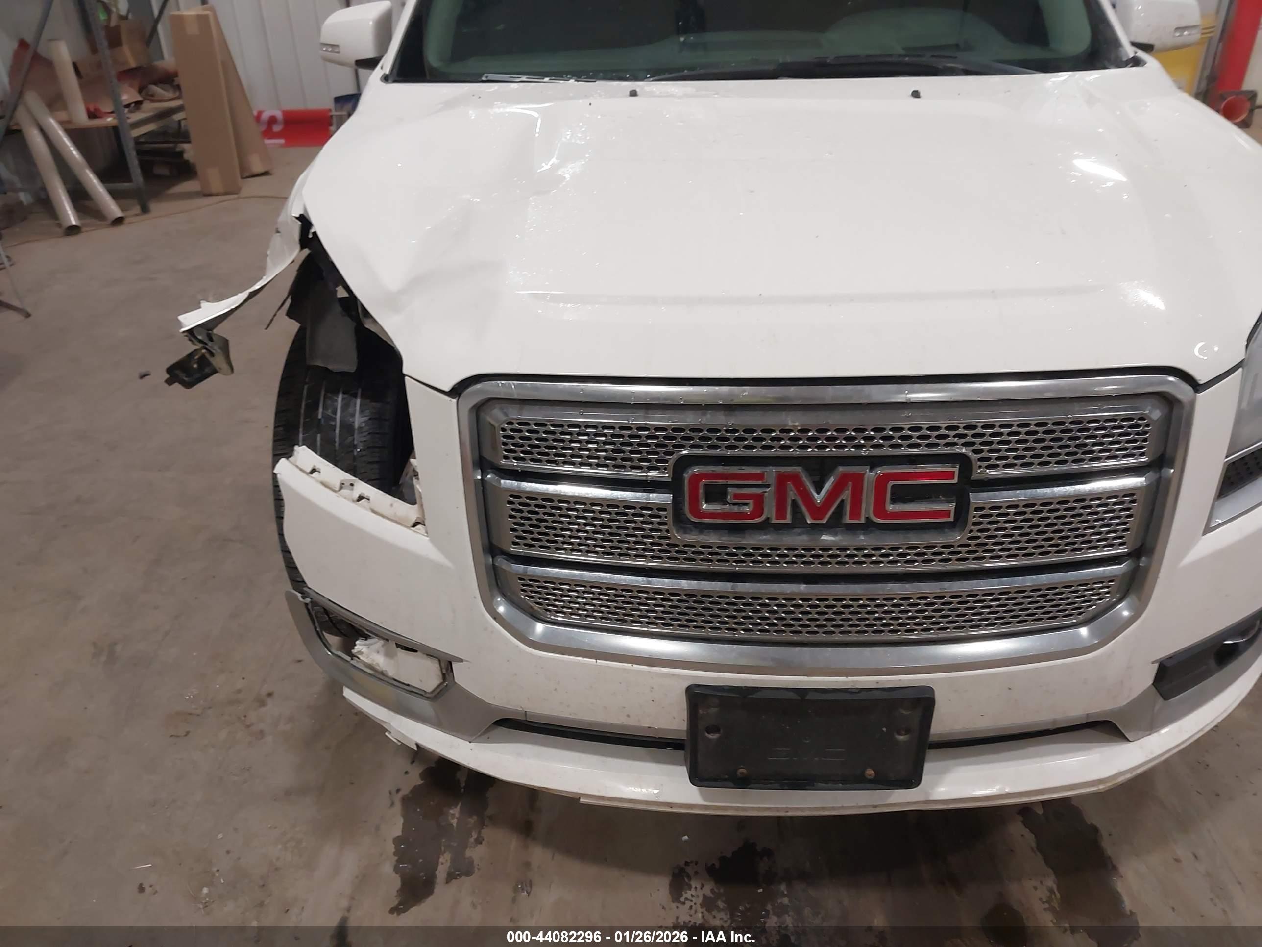 GMC ACADIA image 6
