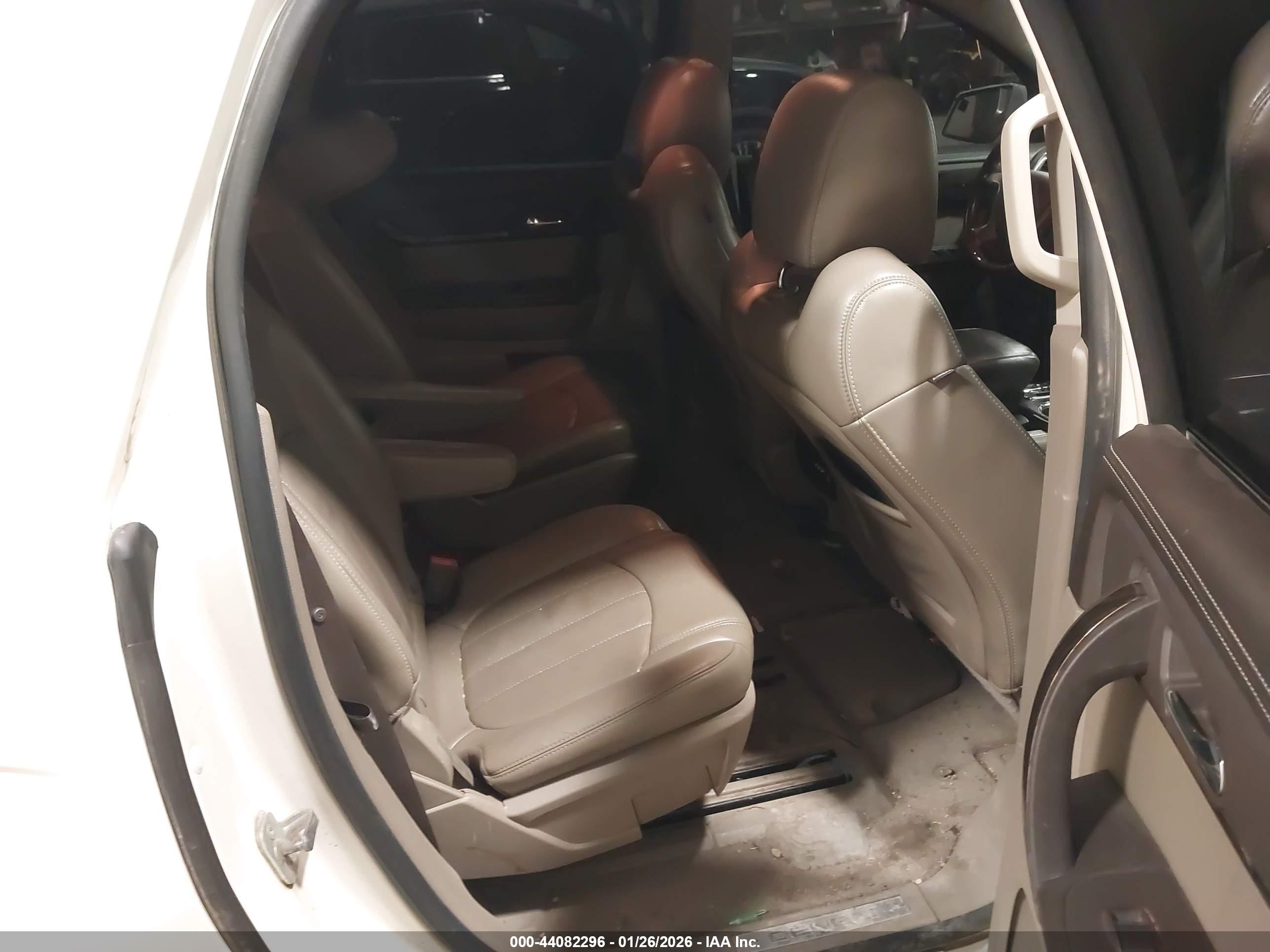 GMC ACADIA image 8