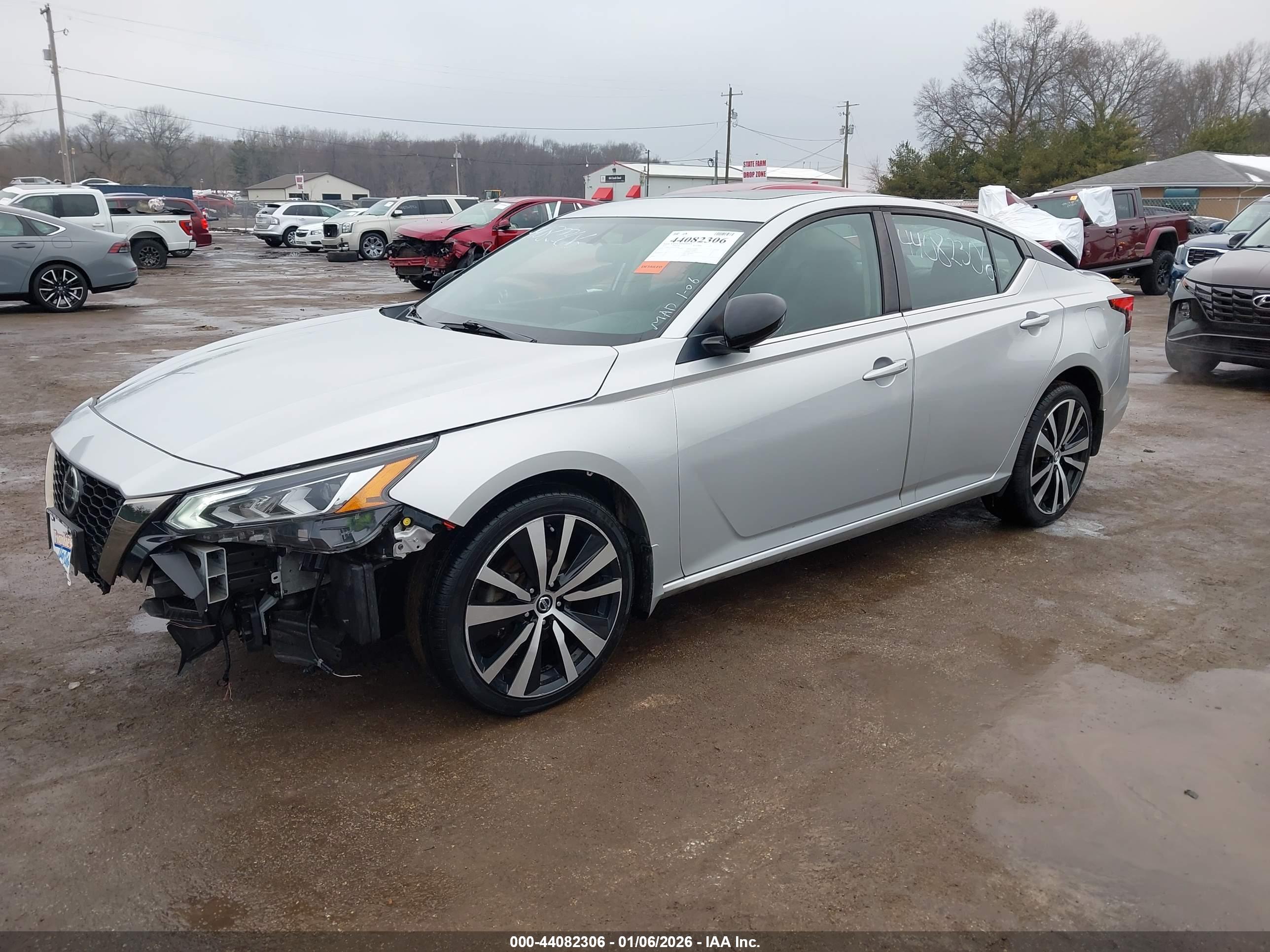 NISSAN ALTIMA image 2