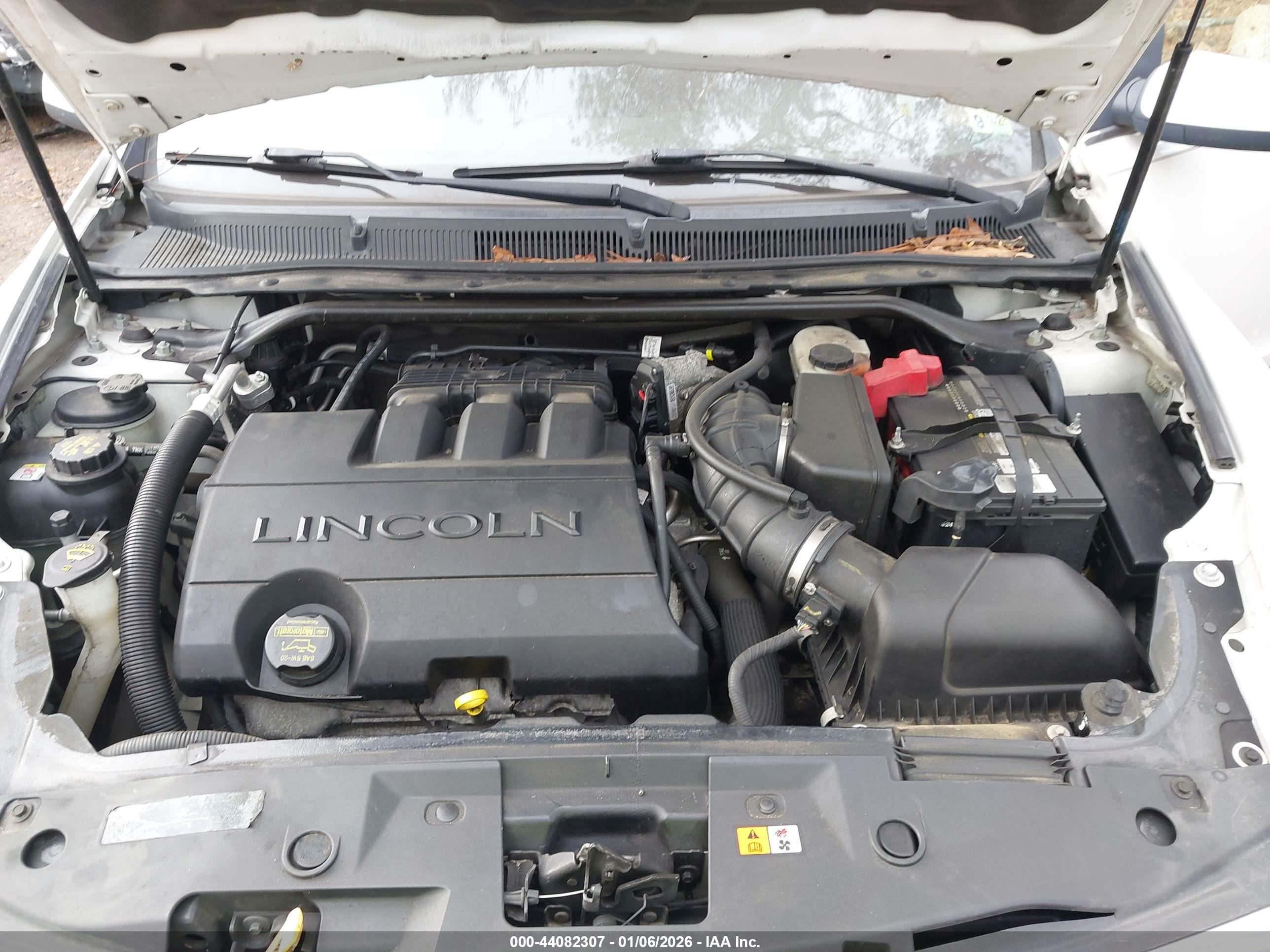 LINCOLN MKS image 10