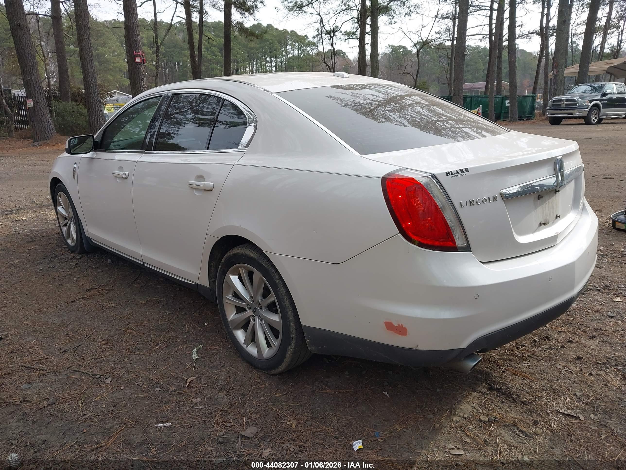 LINCOLN MKS image 3