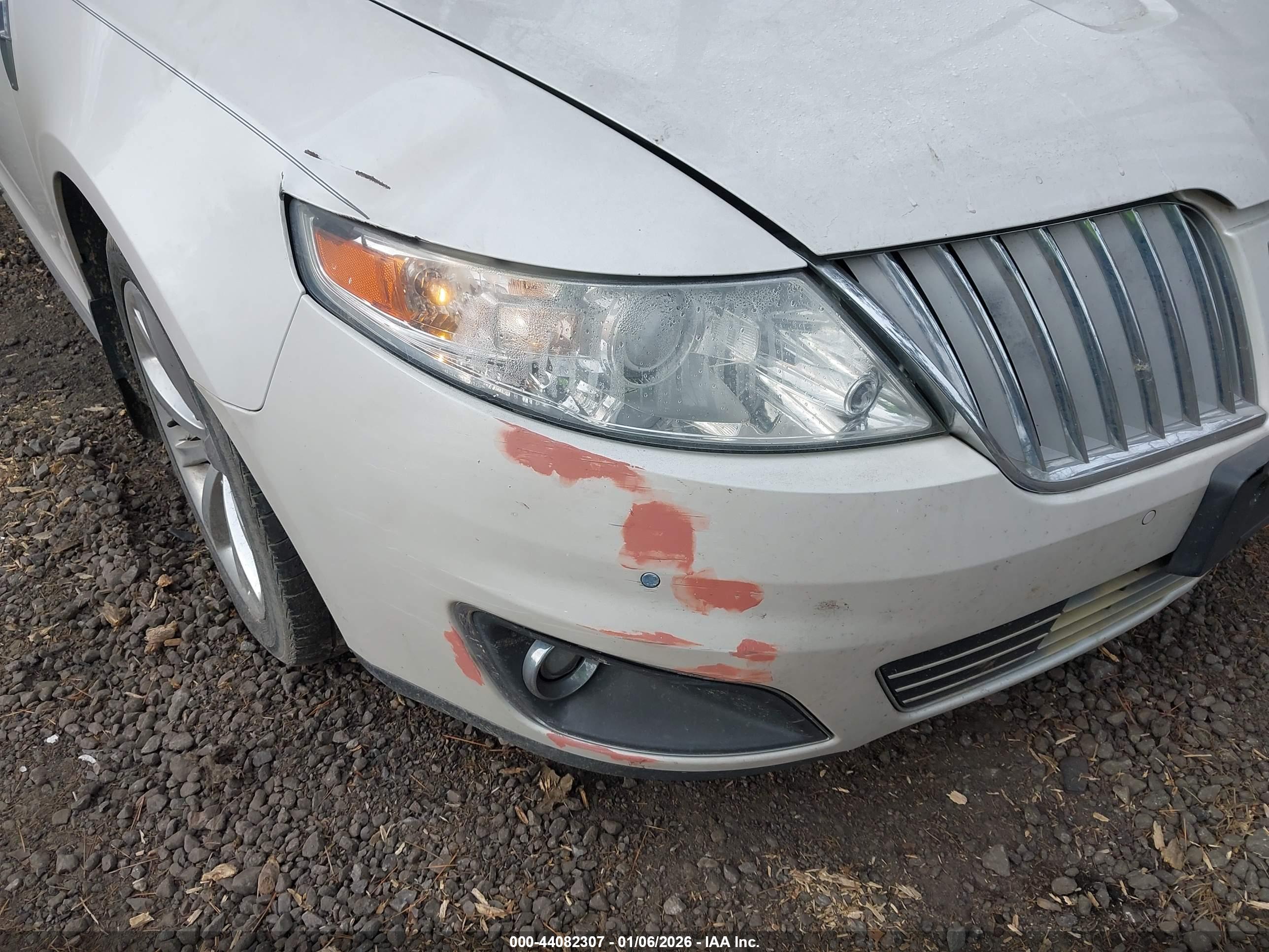 LINCOLN MKS image 6