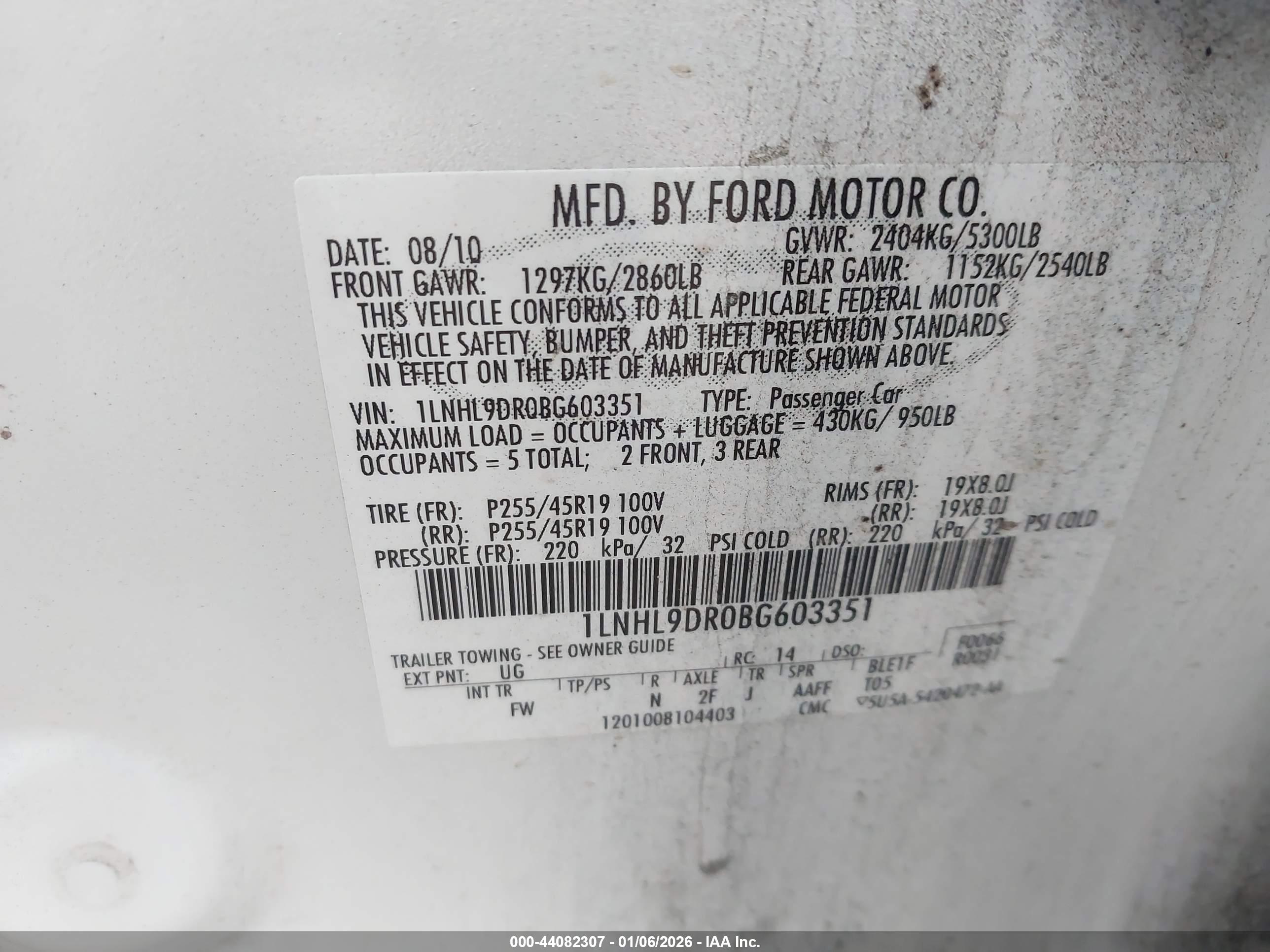 LINCOLN MKS image 9