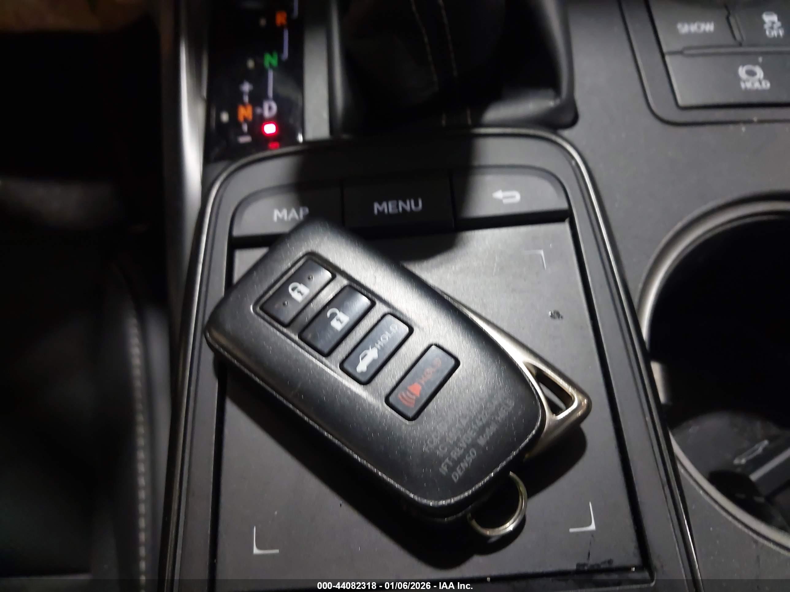 LEXUS IS image 11