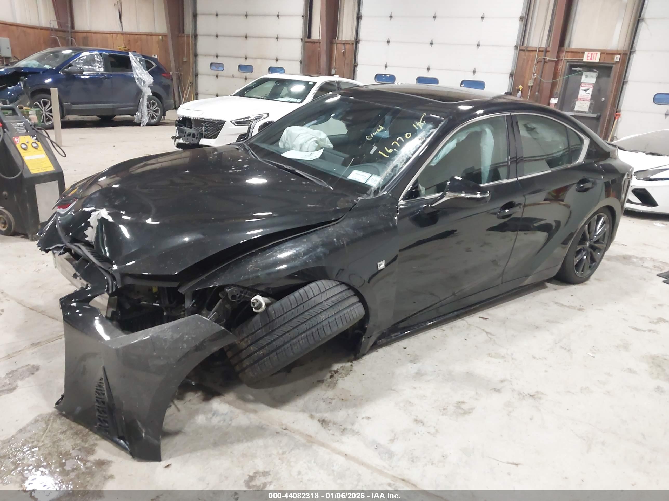LEXUS IS image 2