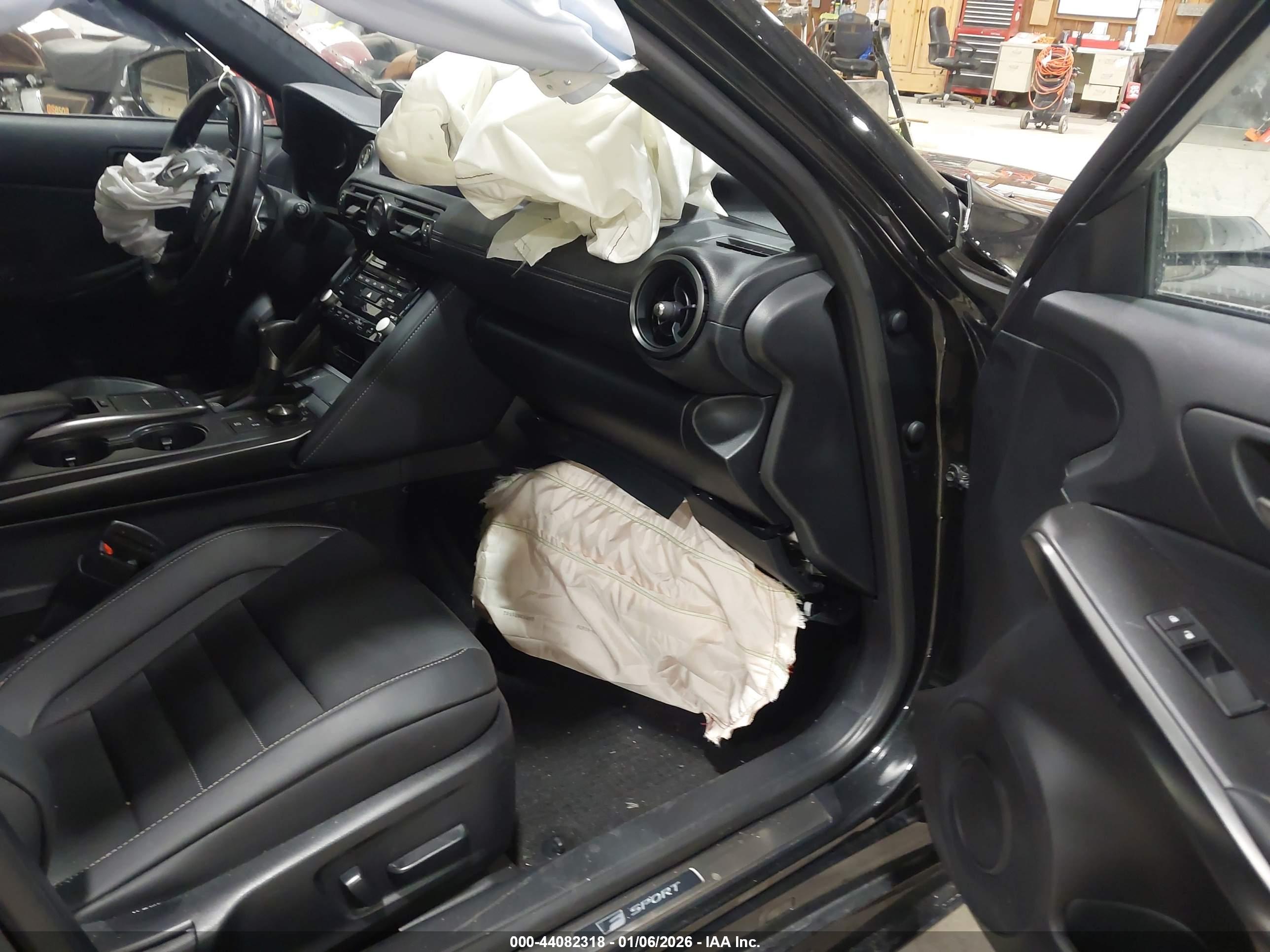 LEXUS IS image 5