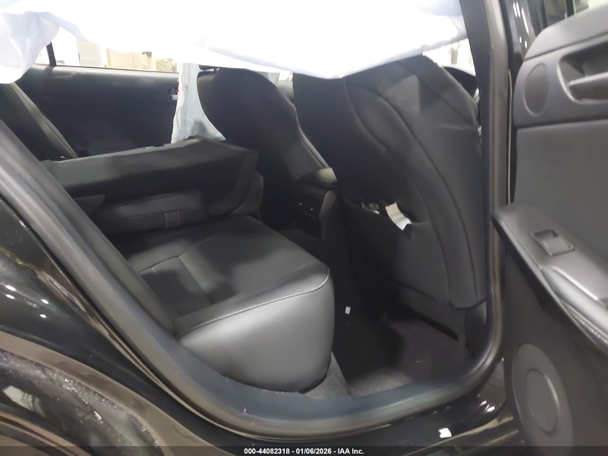 LEXUS IS image 8
