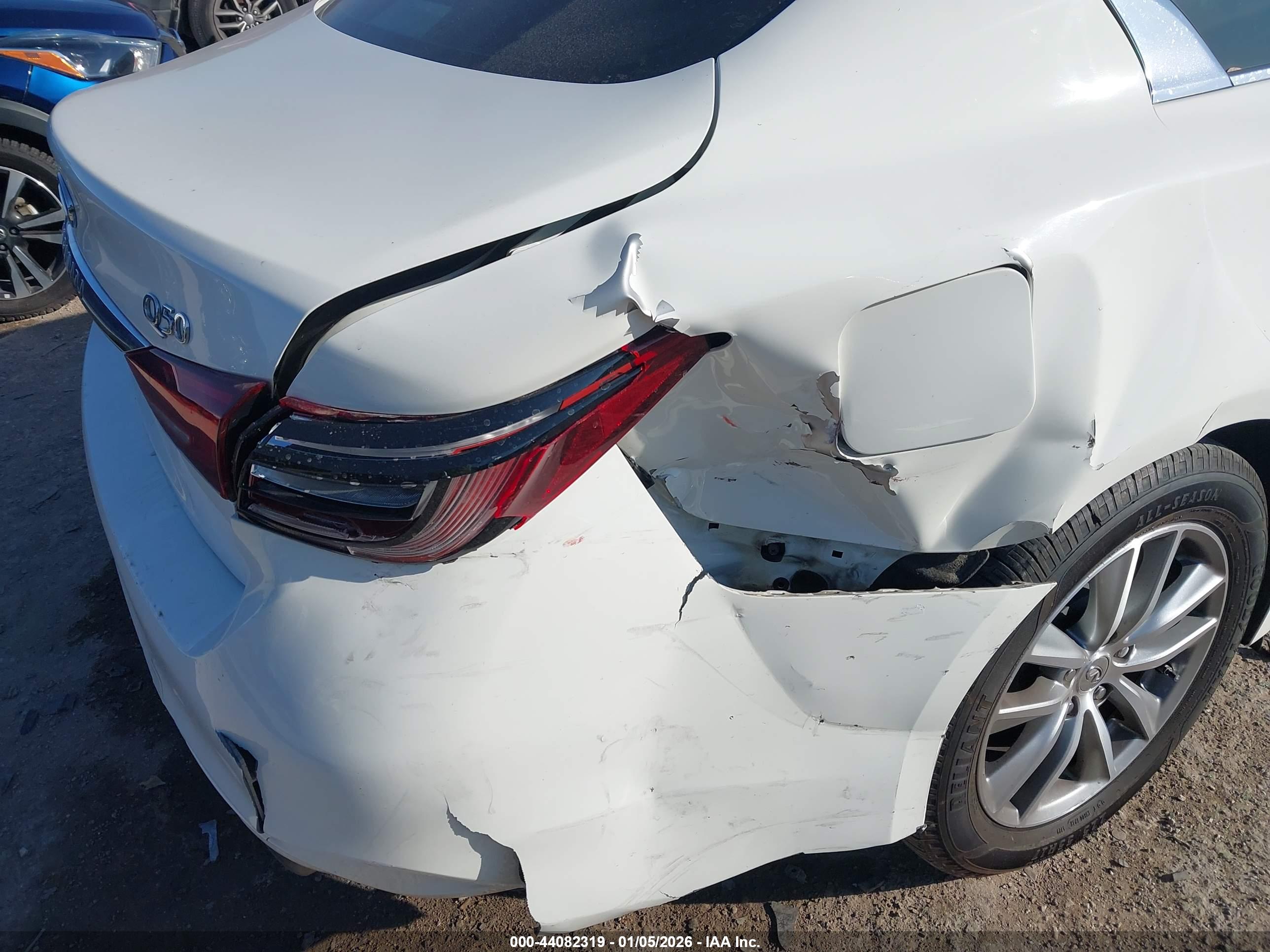 INFINITI Q50 image 6