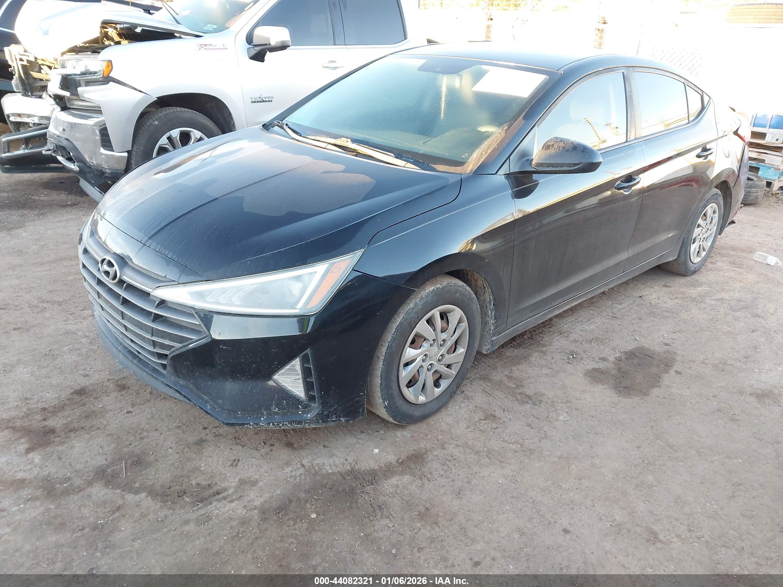 HYUNDAI ELANTRA image 2