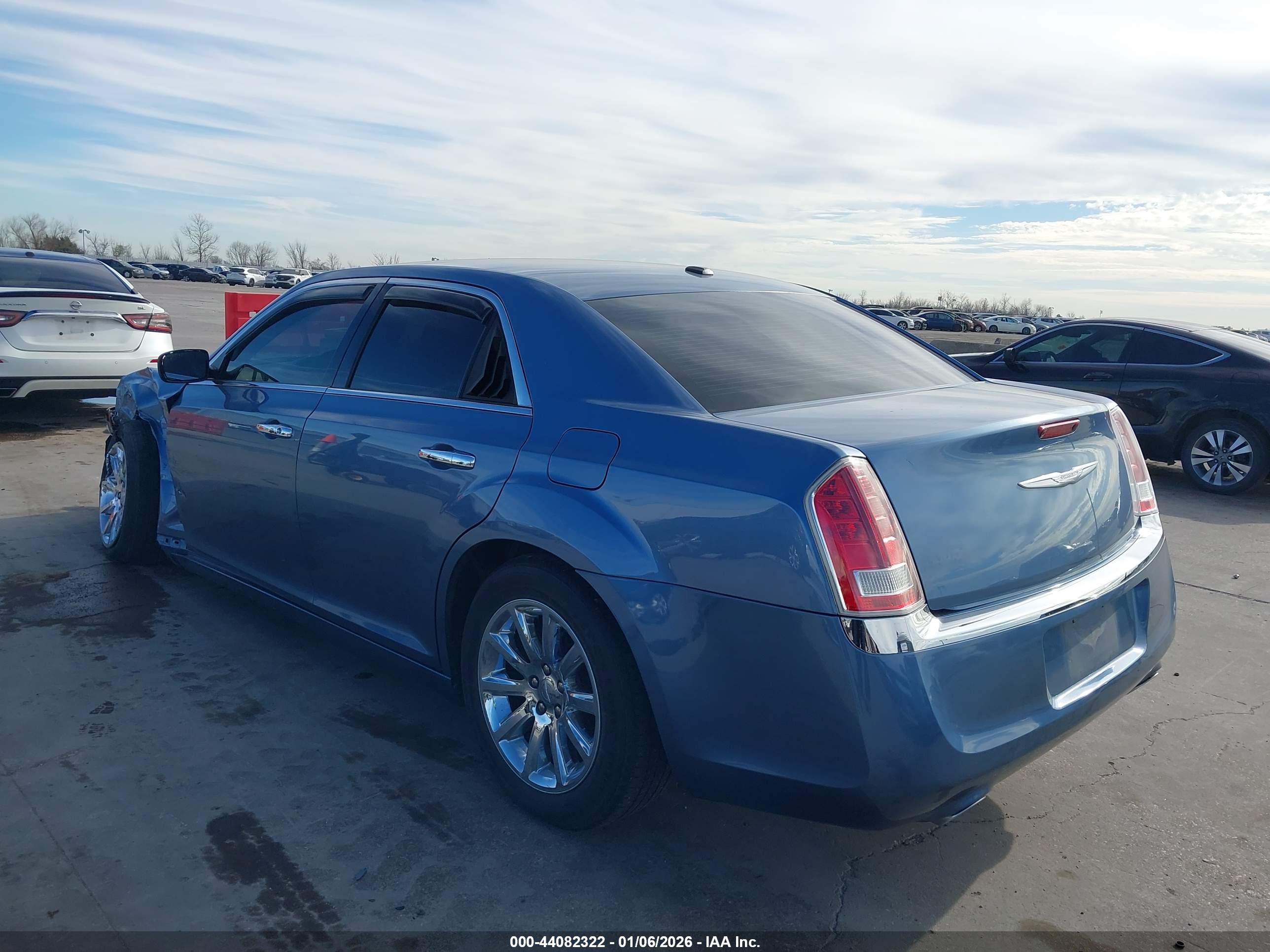 CHRYSLER 300 image 3