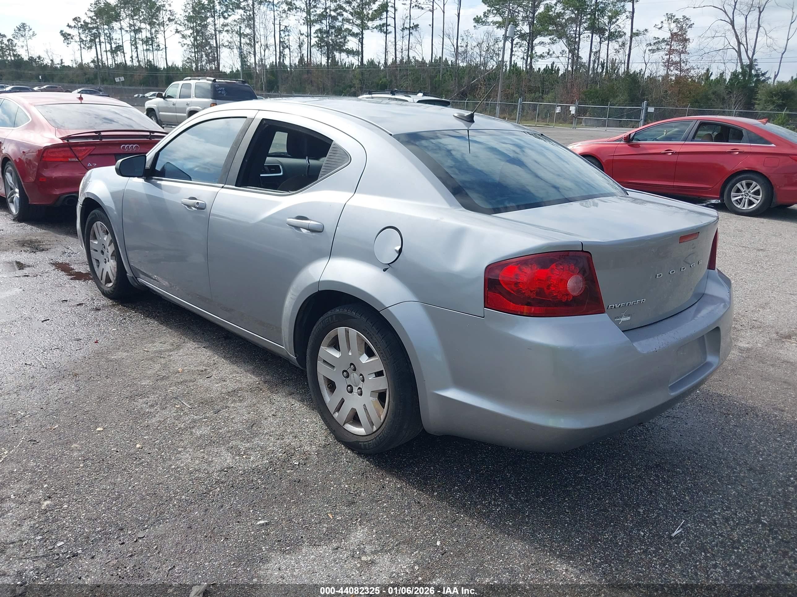 DODGE AVENGER image 3
