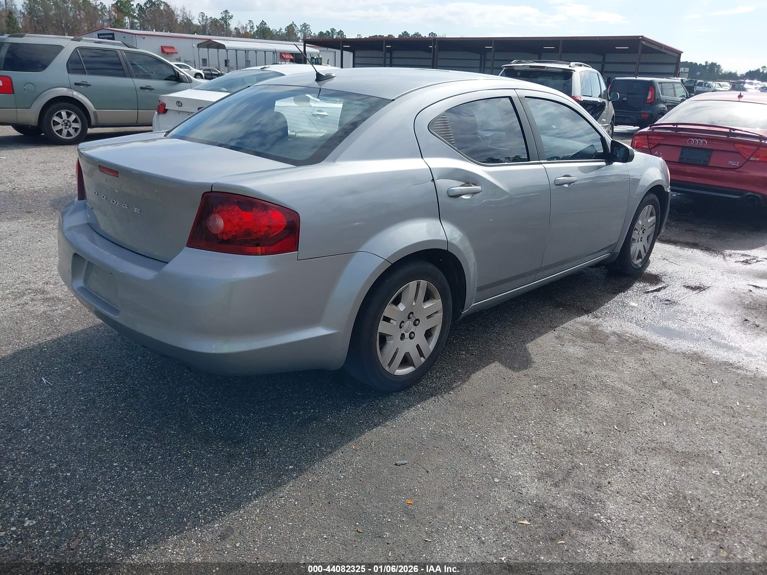 DODGE AVENGER image 4