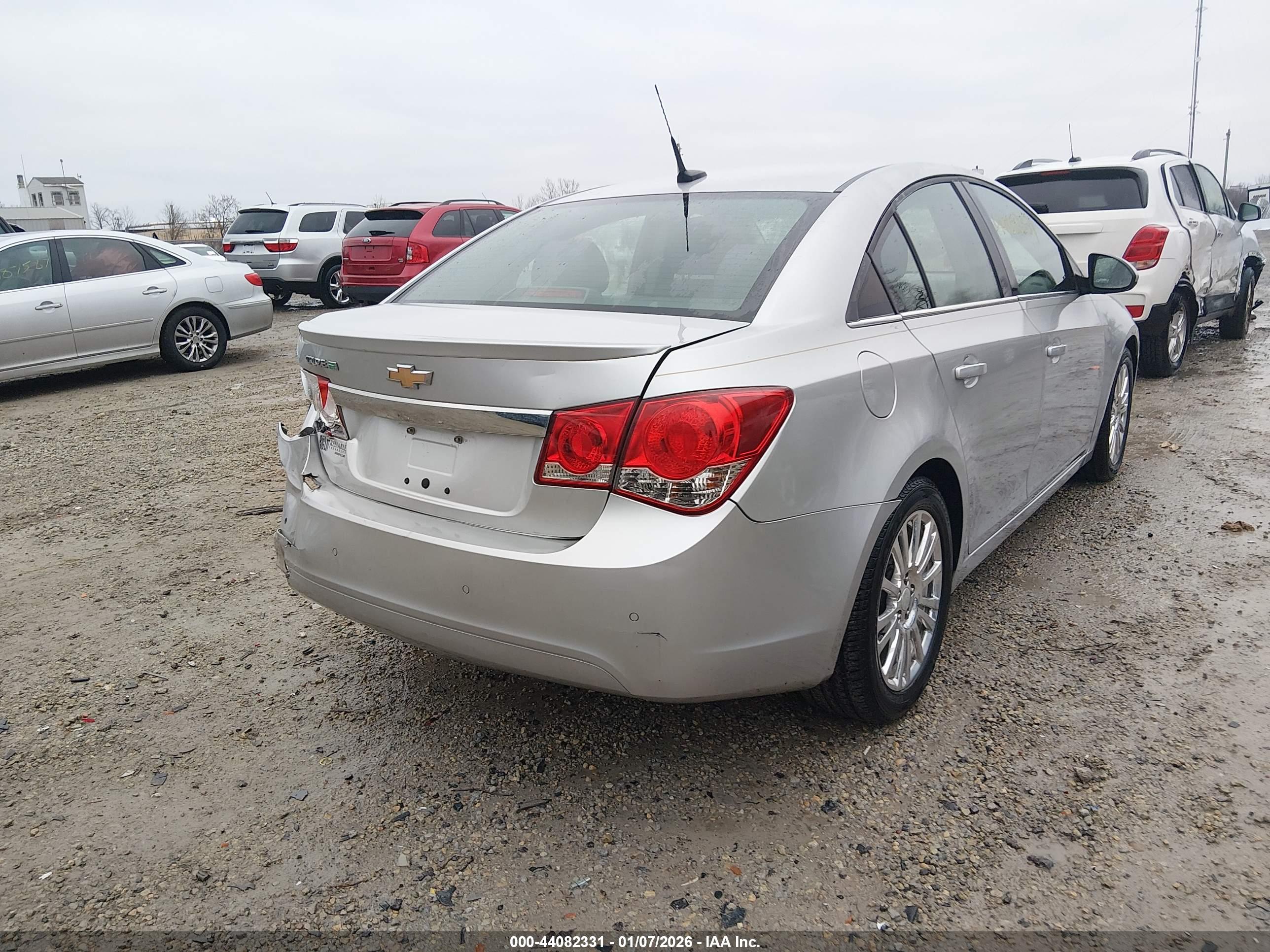 CHEVROLET CRUZE image 4