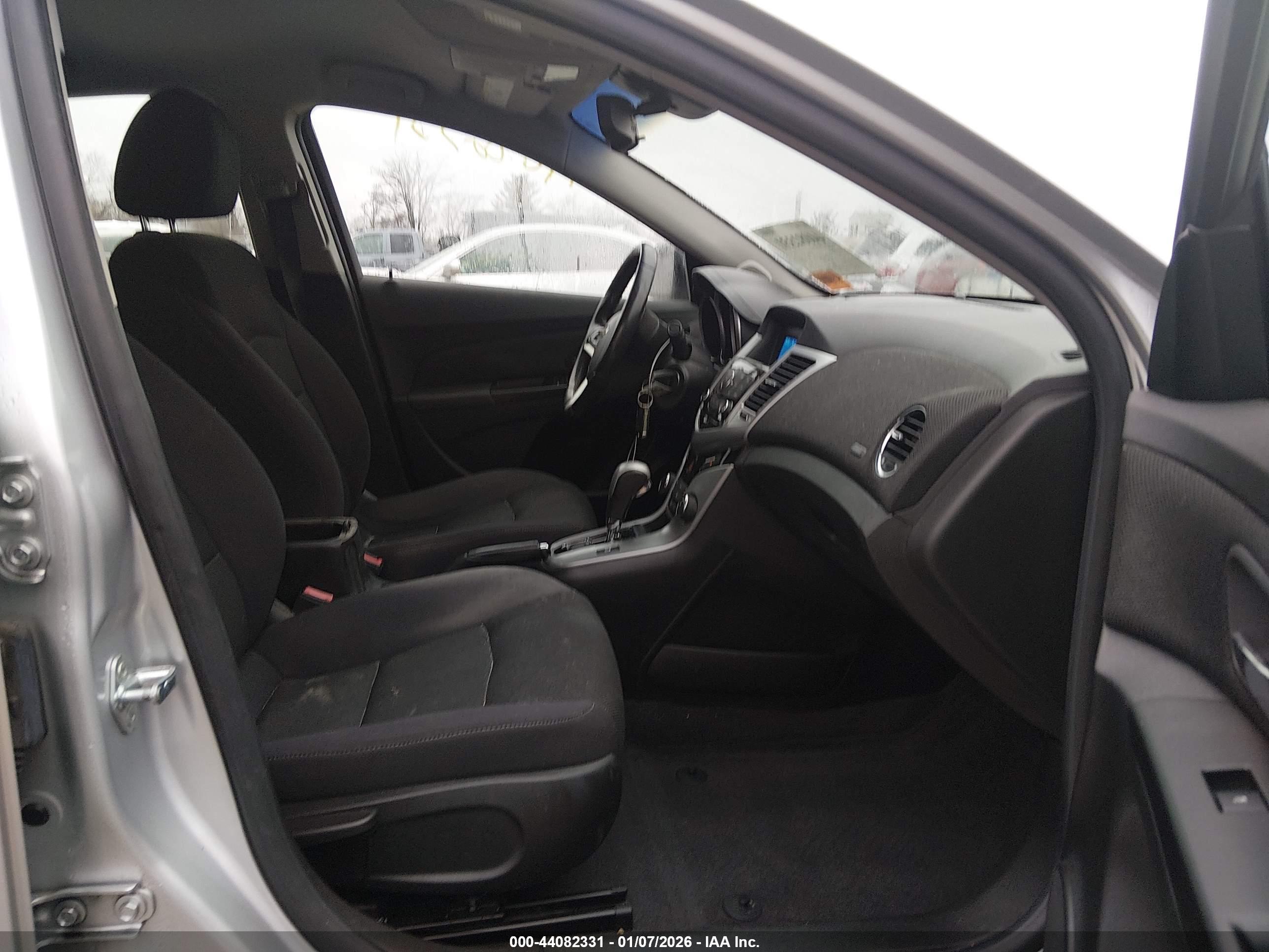 CHEVROLET CRUZE image 5