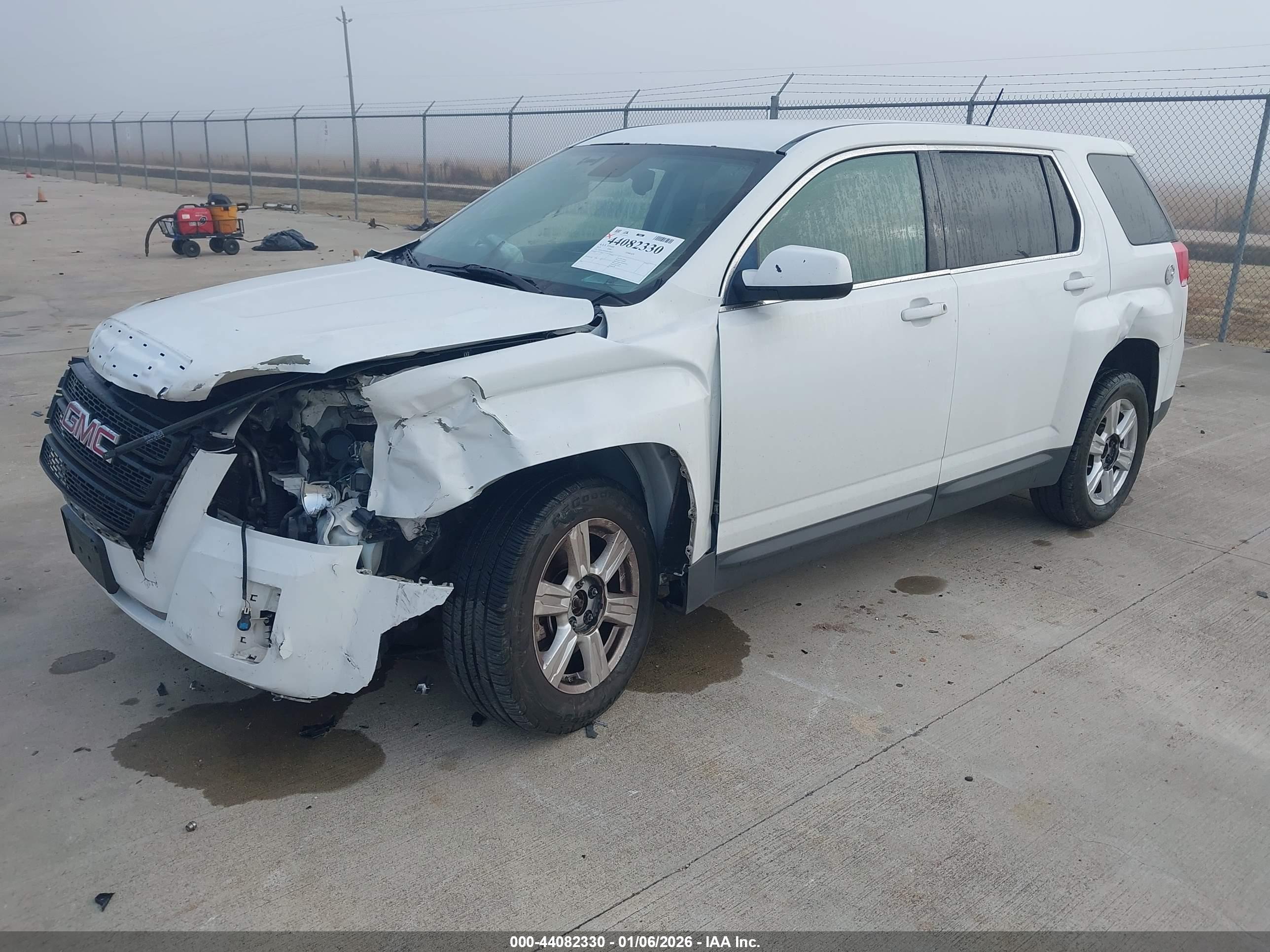 GMC TERRAIN image 2