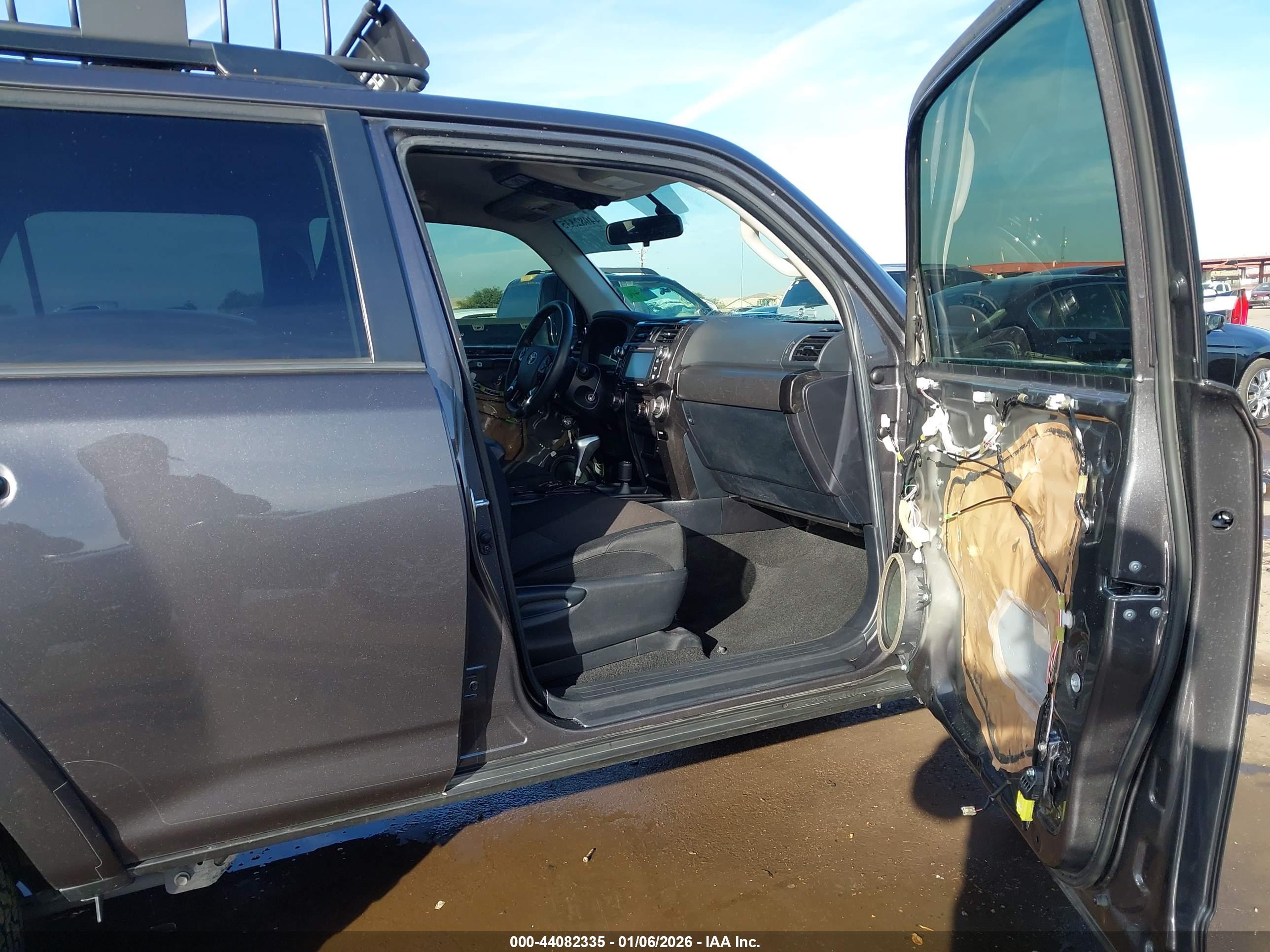 TOYOTA 4RUNNER image 5