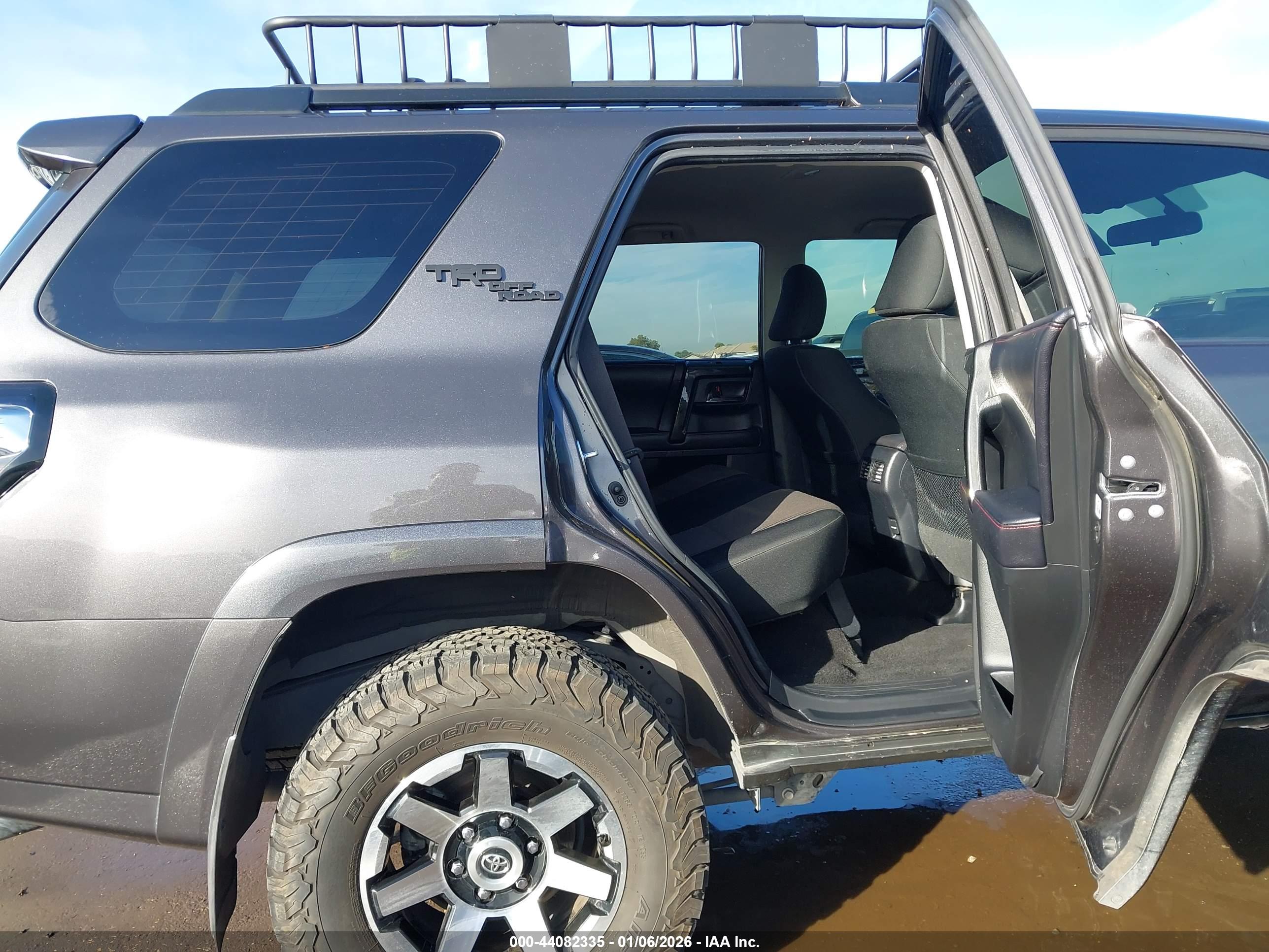 TOYOTA 4RUNNER image 8