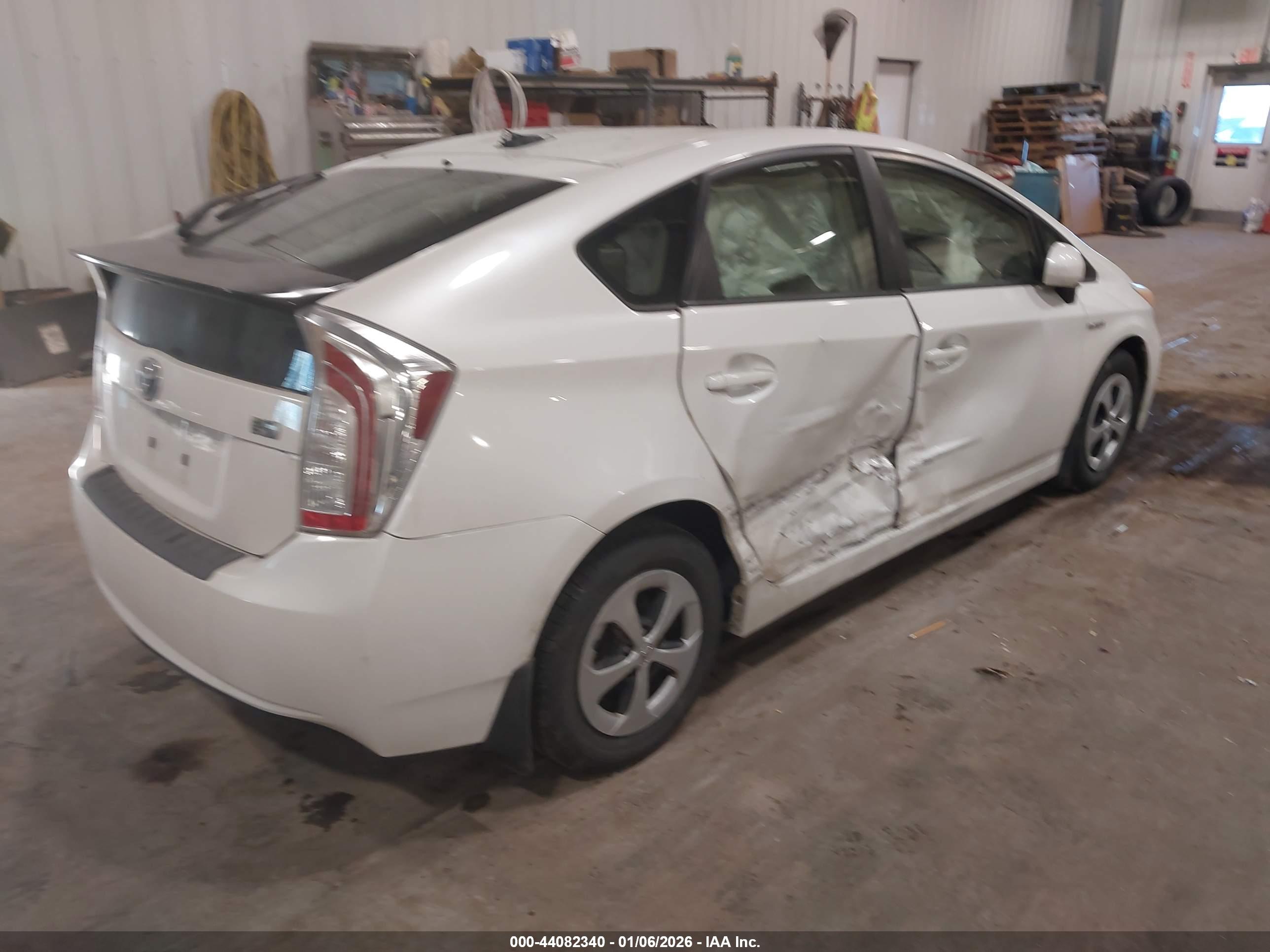 TOYOTA PRIUS image 4