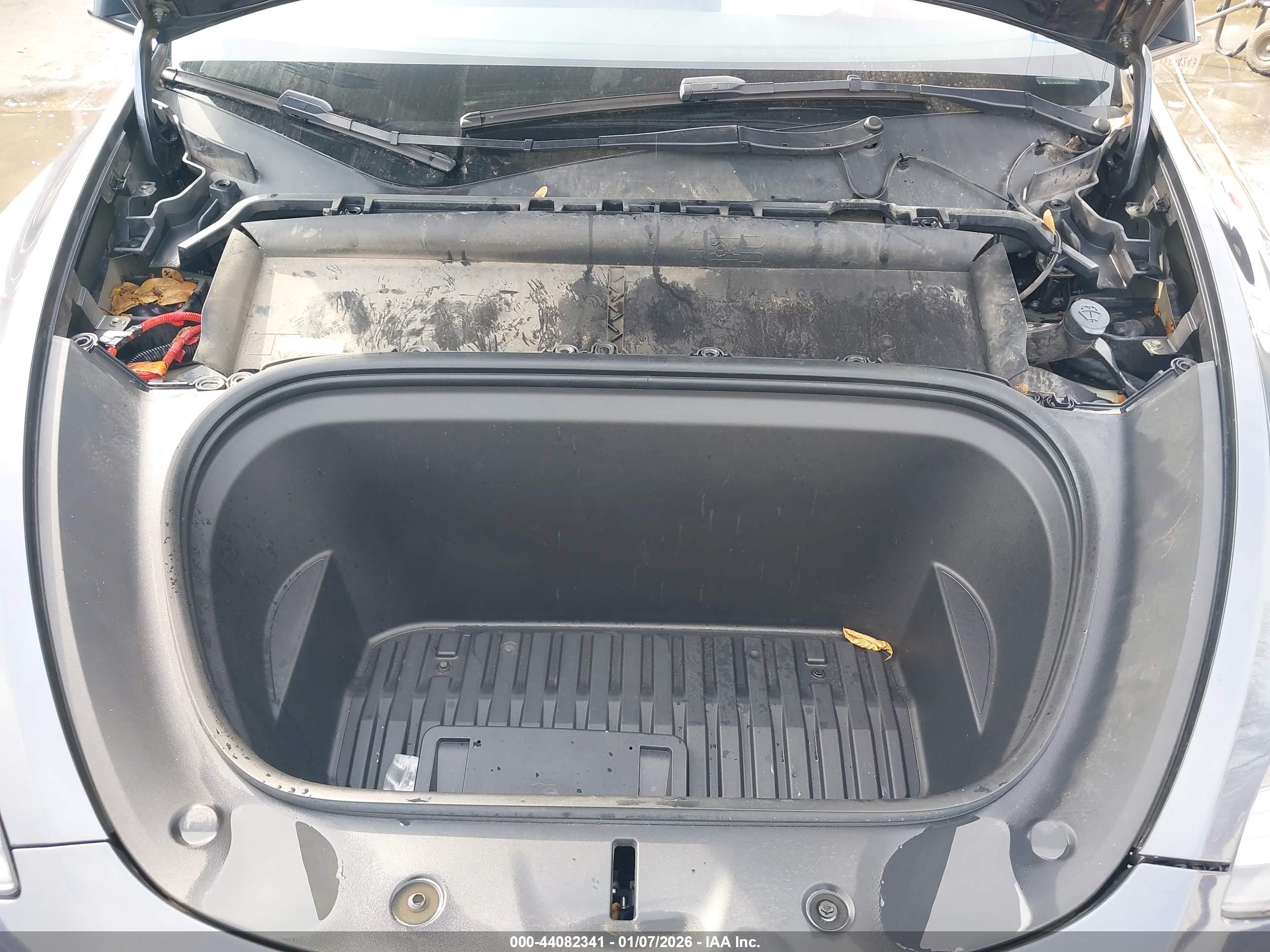 TESLA MODEL image 10