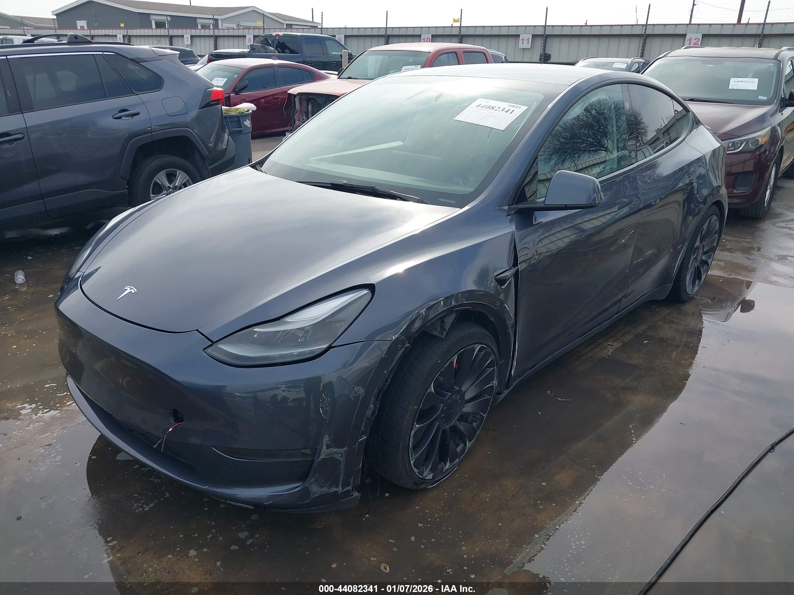 TESLA MODEL image 2