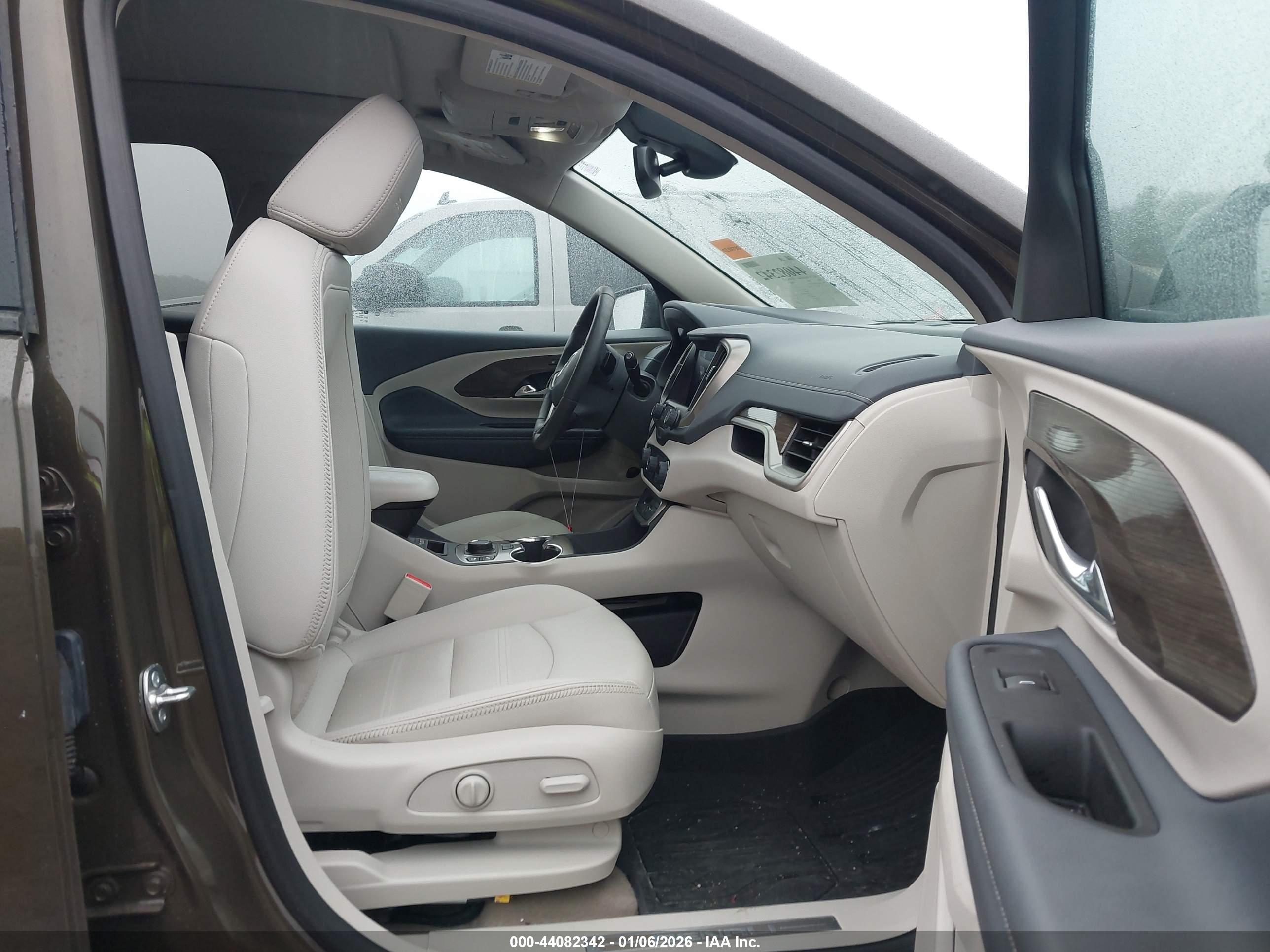 GMC TERRAIN image 5