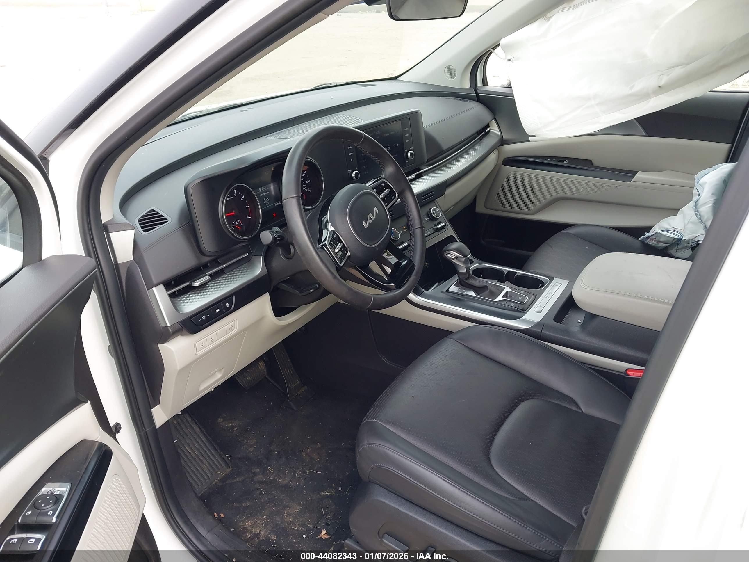 KIA CARNIVAL image 5