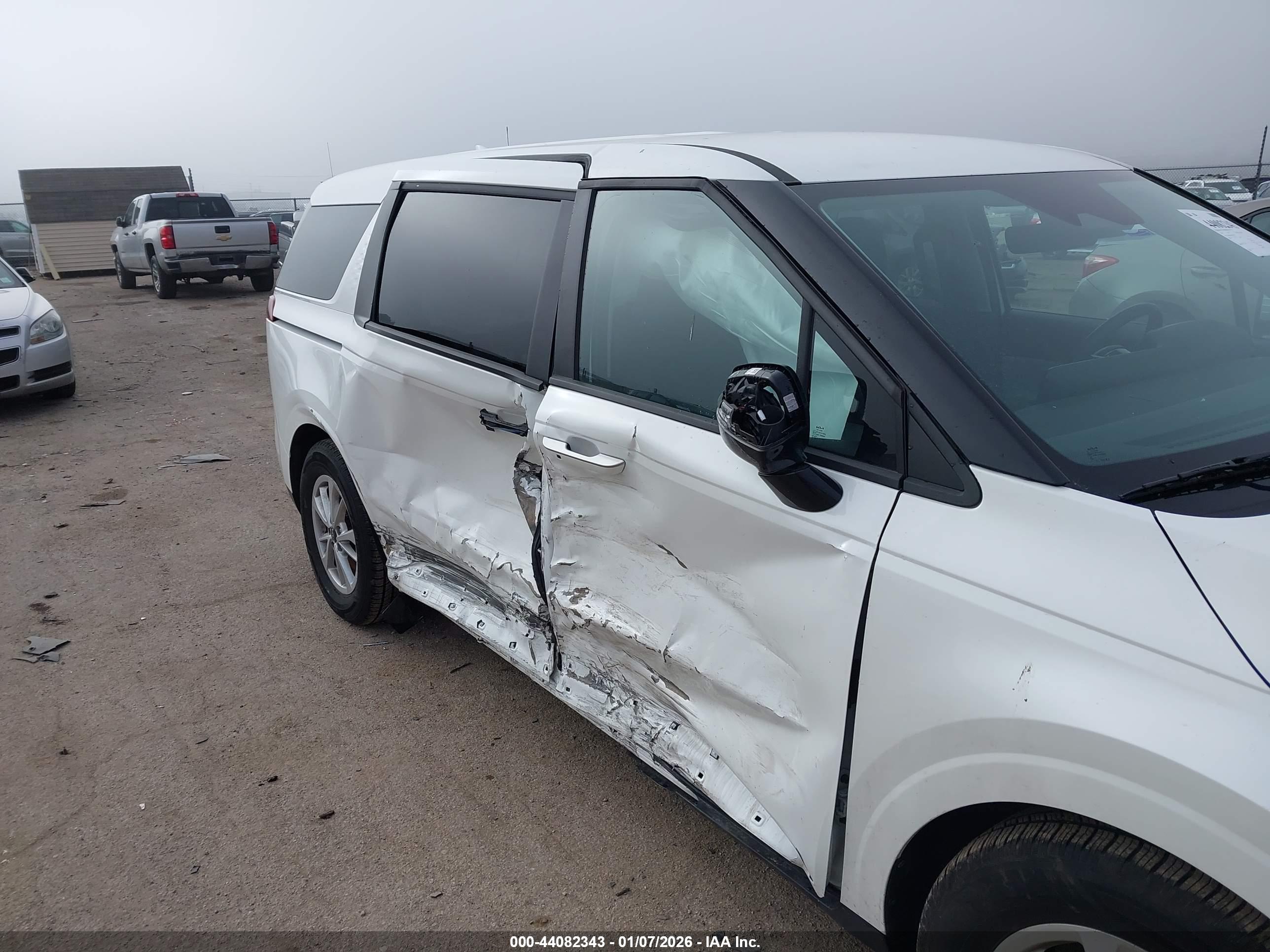 KIA CARNIVAL image 6