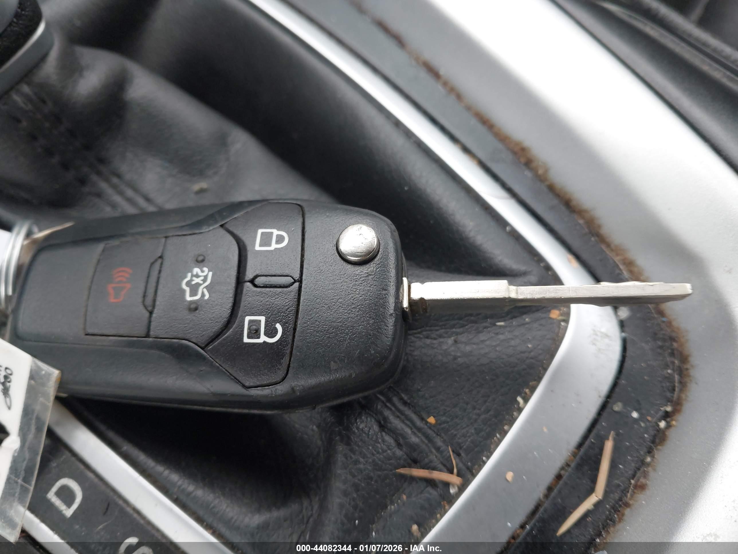 FORD FUSION image 11