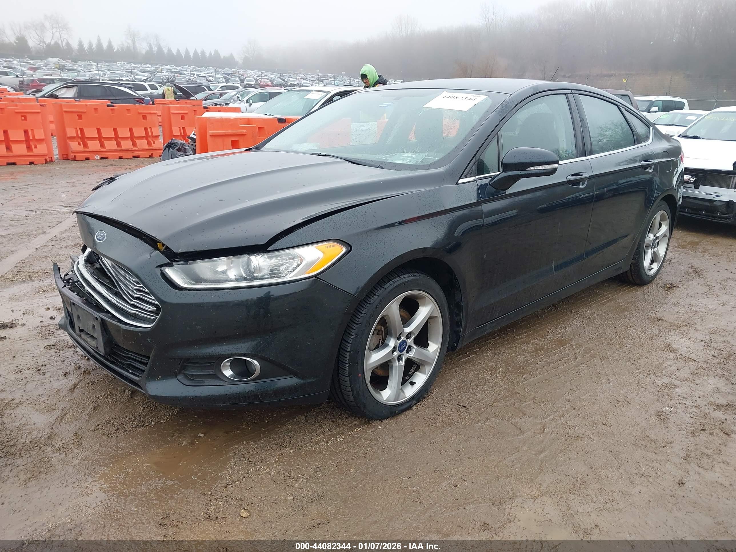 FORD FUSION image 2