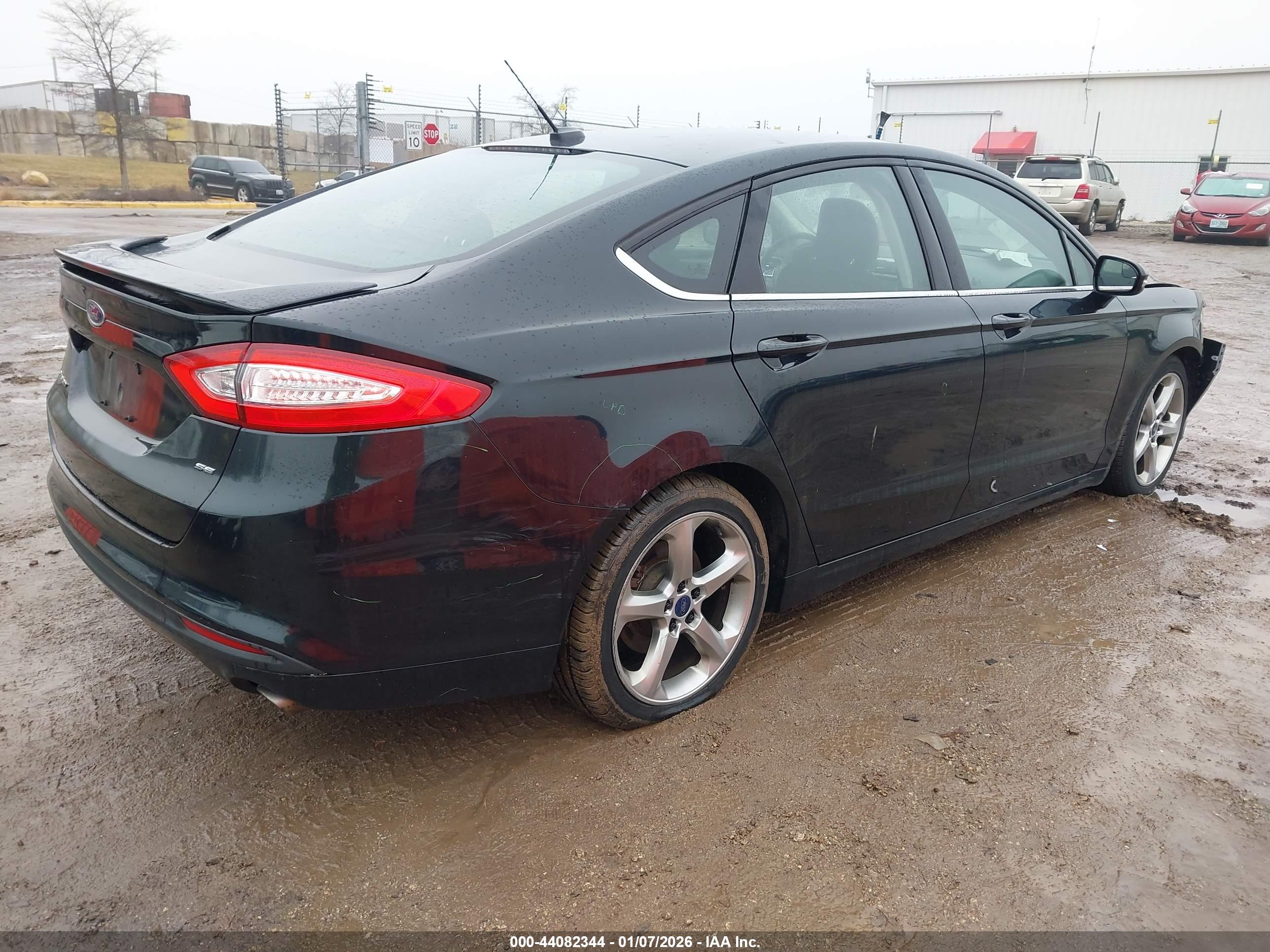 FORD FUSION image 4