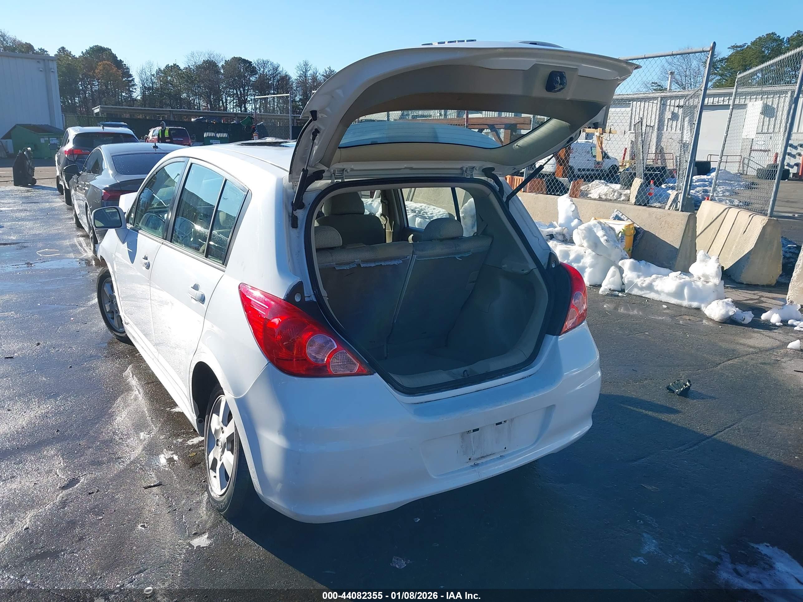 NISSAN VERSA image 3