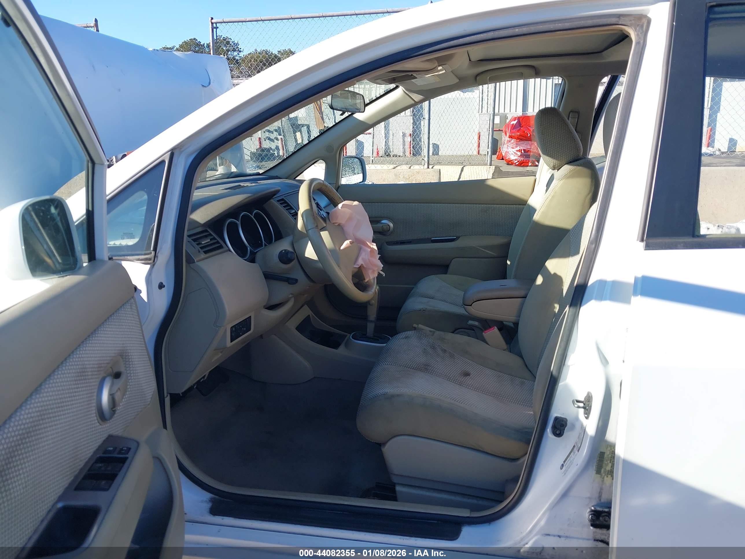 NISSAN VERSA image 5