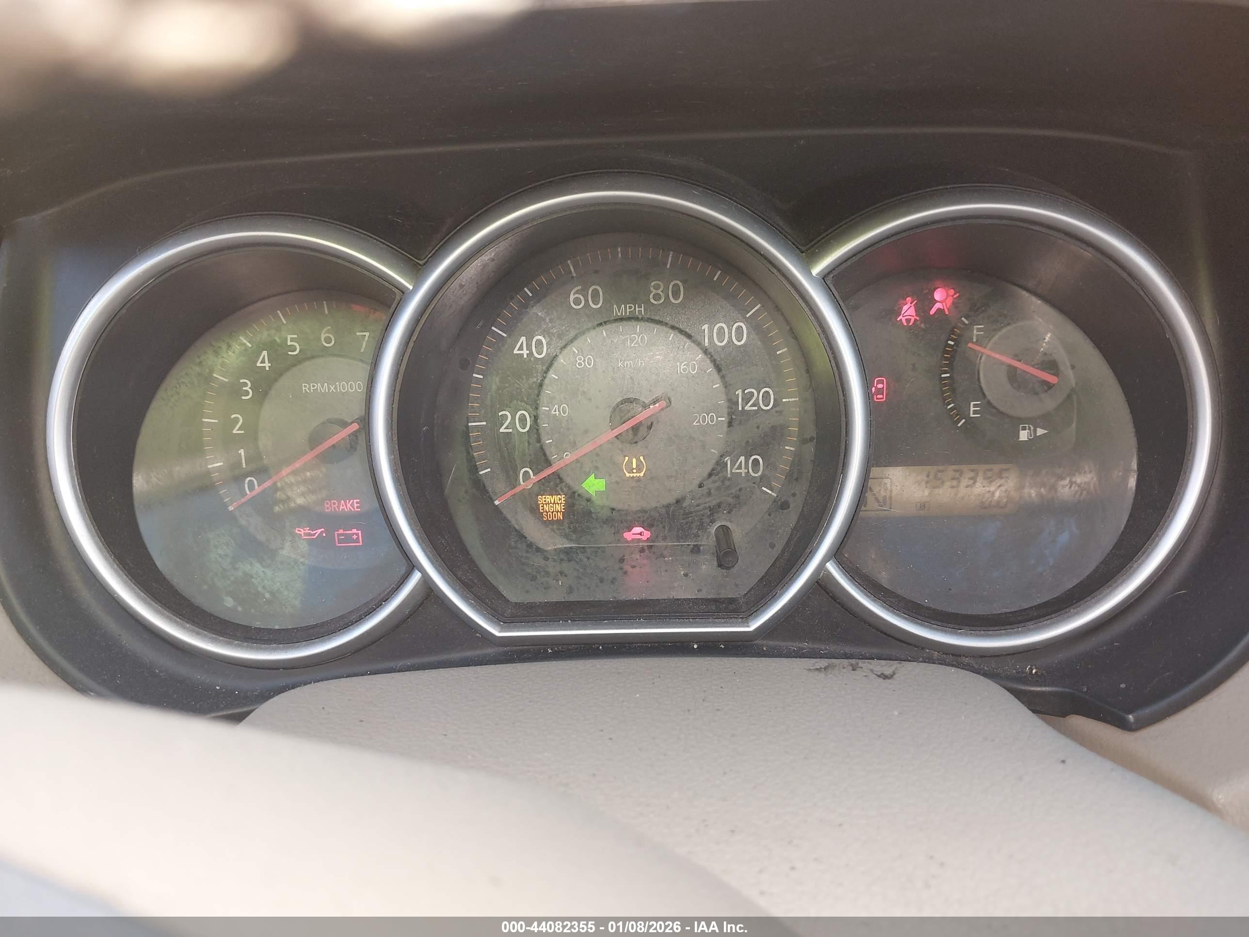NISSAN VERSA image 7