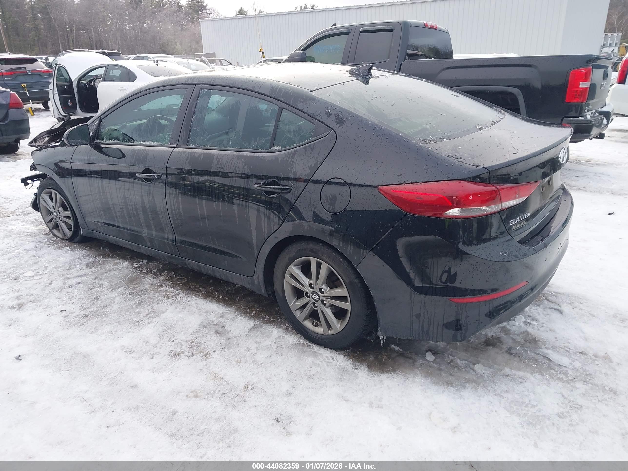 HYUNDAI ELANTRA image 3