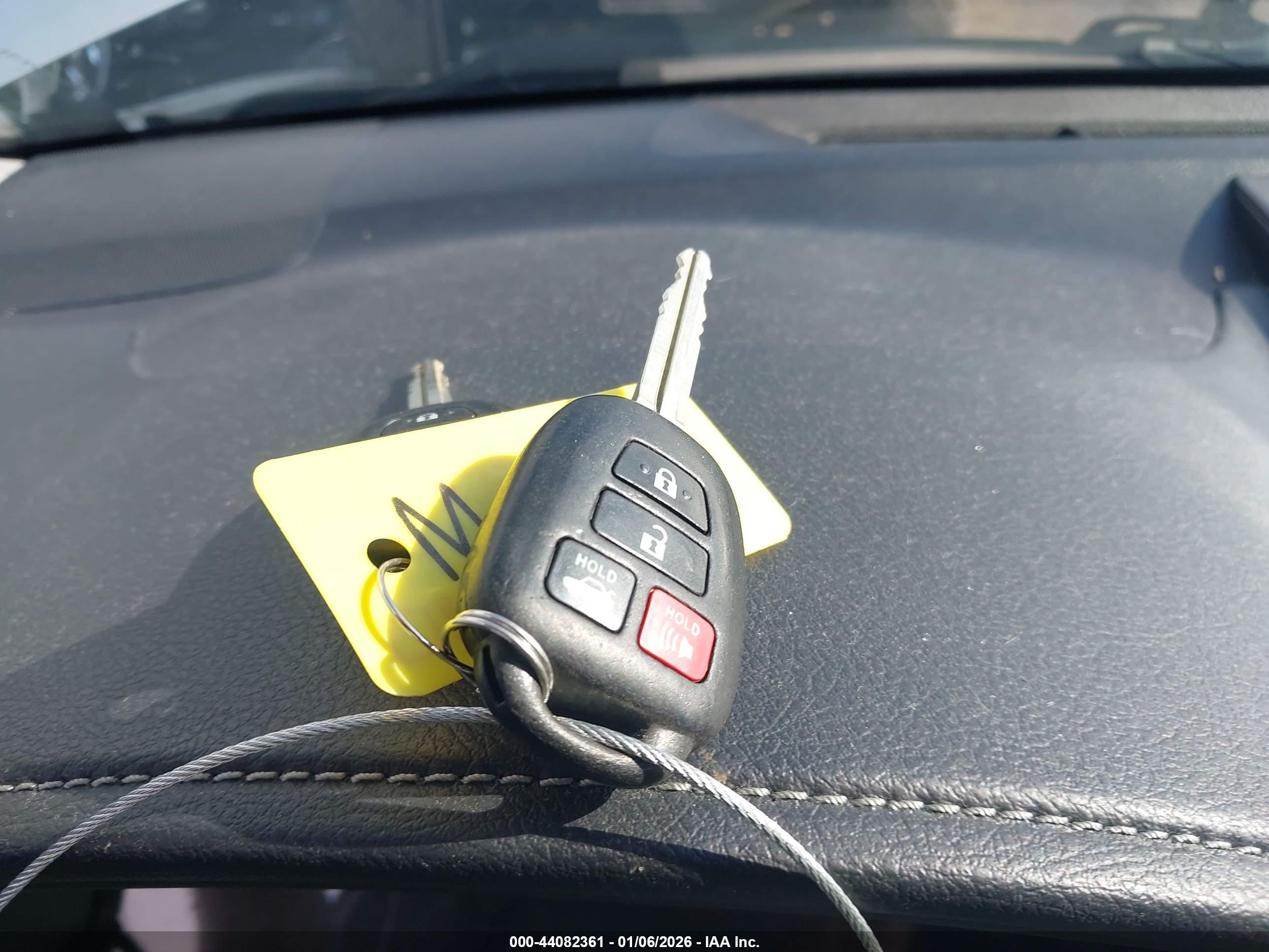 TOYOTA CAMRY image 11