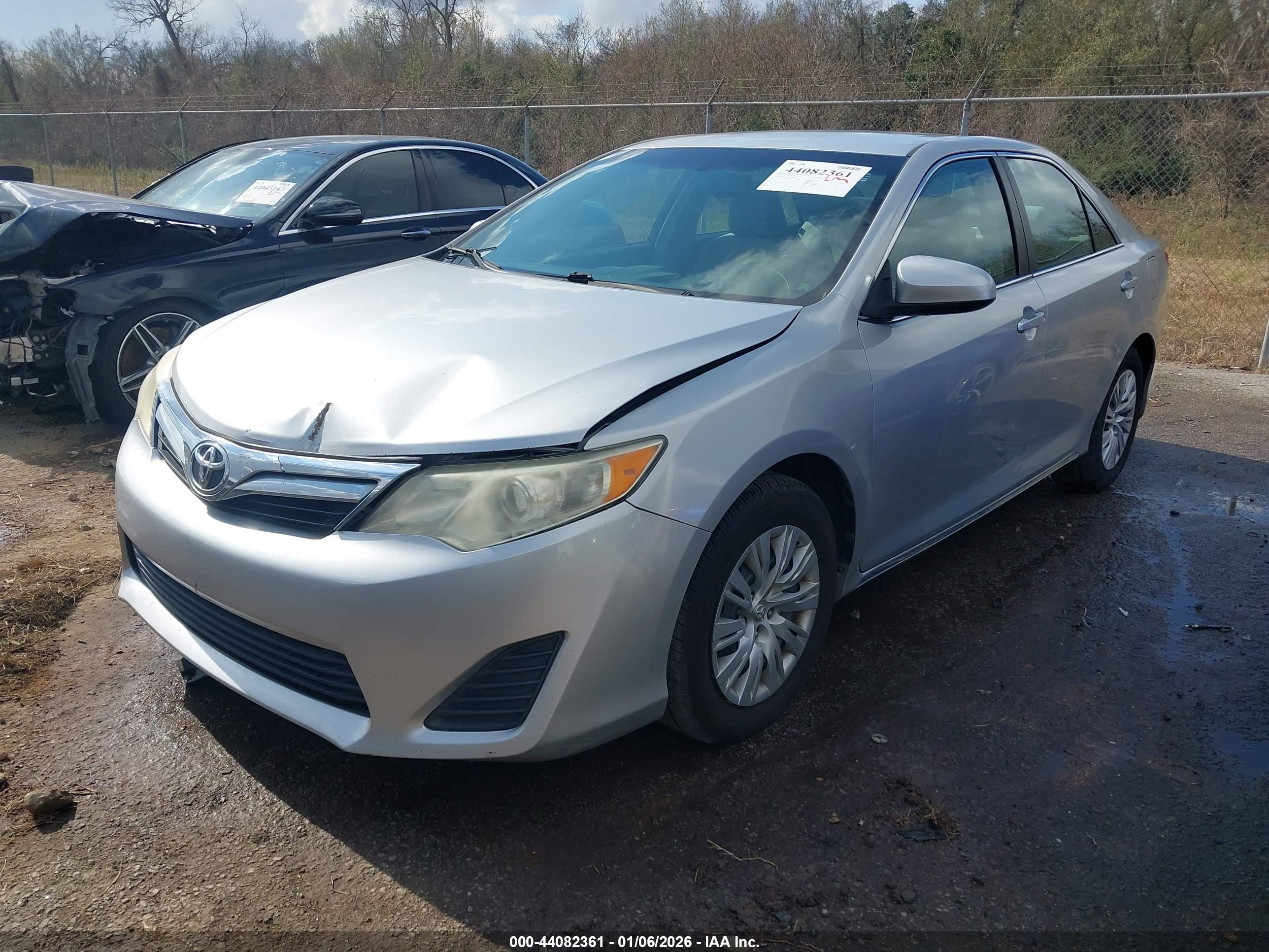 TOYOTA CAMRY image 2
