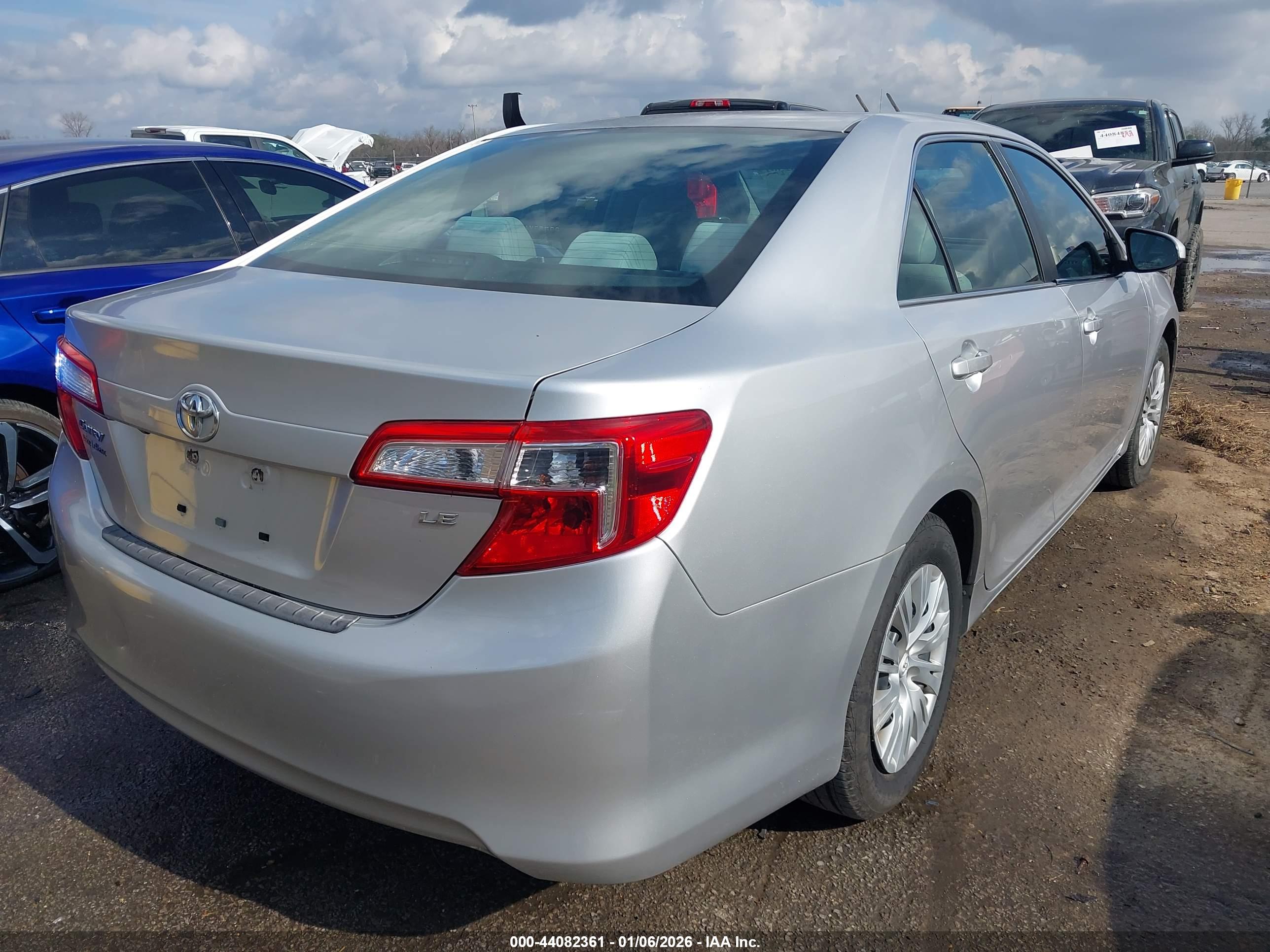 TOYOTA CAMRY image 4